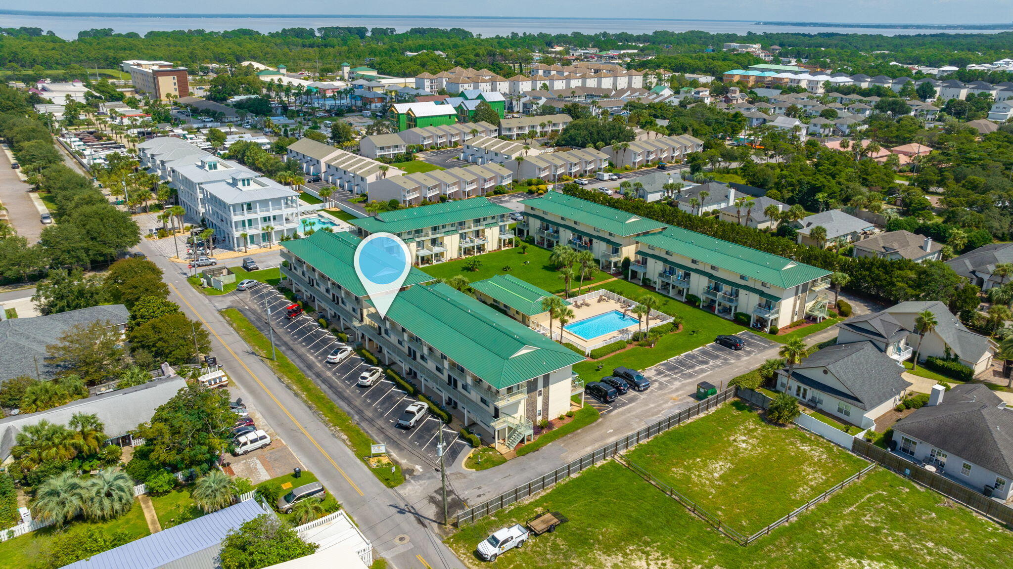 SANDPRINTS CONDO - Residential