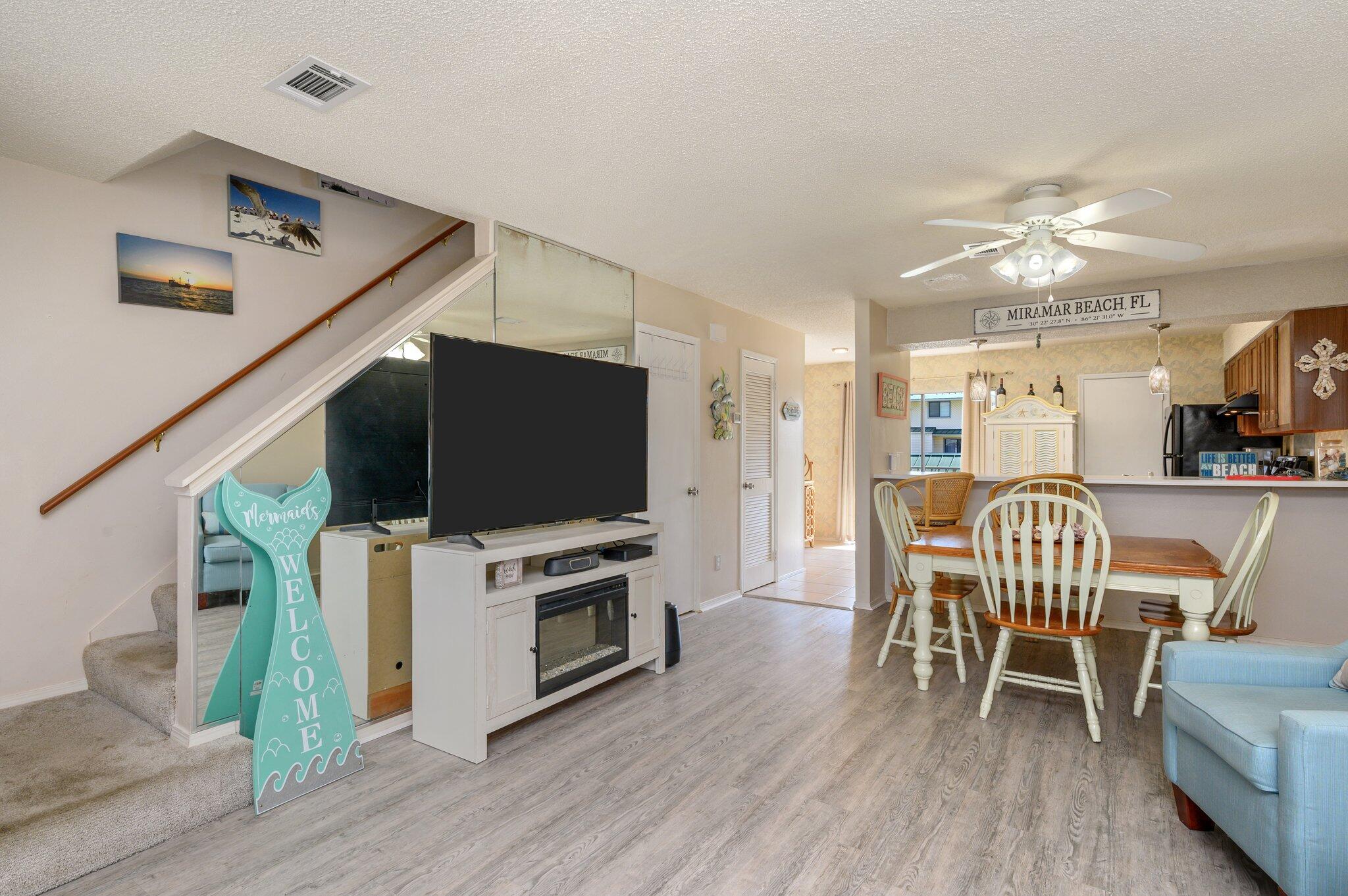 SANDPRINTS CONDO - Residential