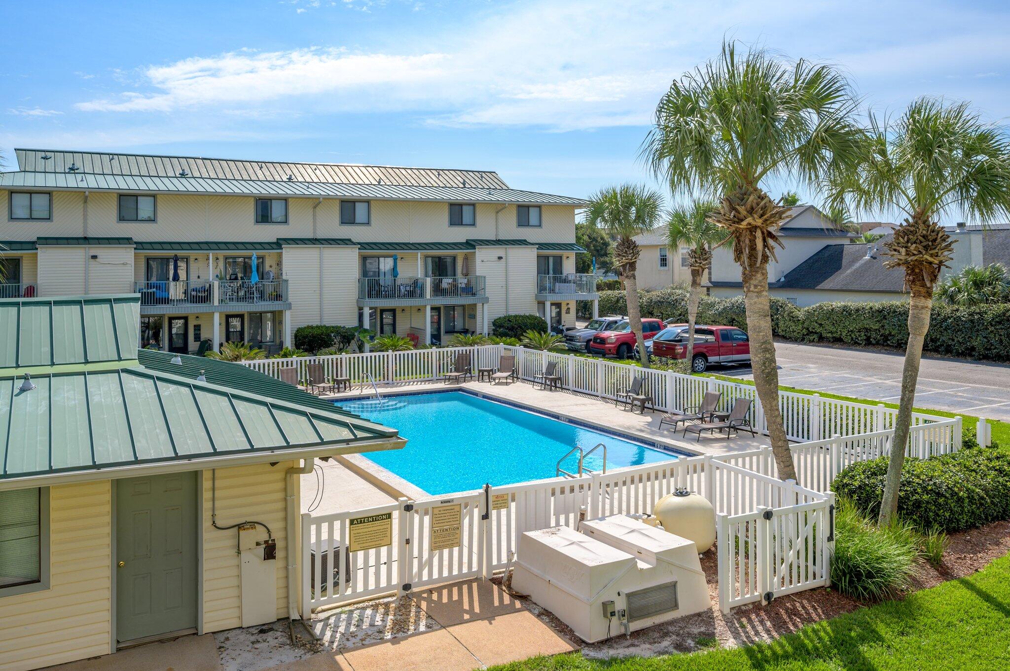 SANDPRINTS CONDO - Residential