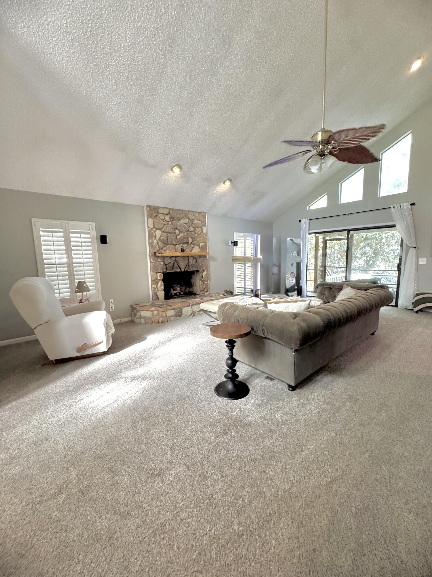 KELL-AIR GARDENS - Residential Lease