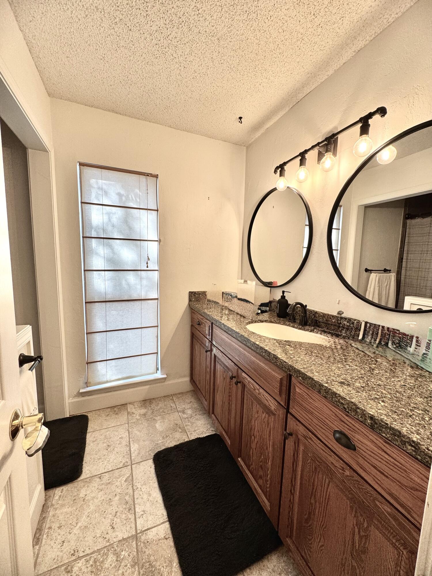 KELL-AIR GARDENS - Residential Lease