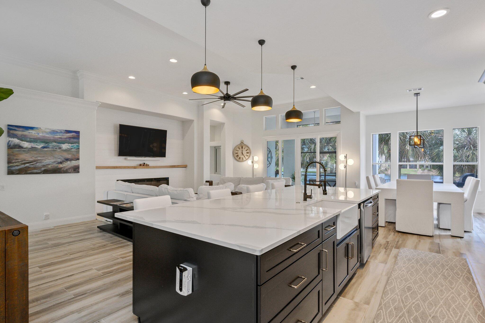 REGATTA BAY - Residential