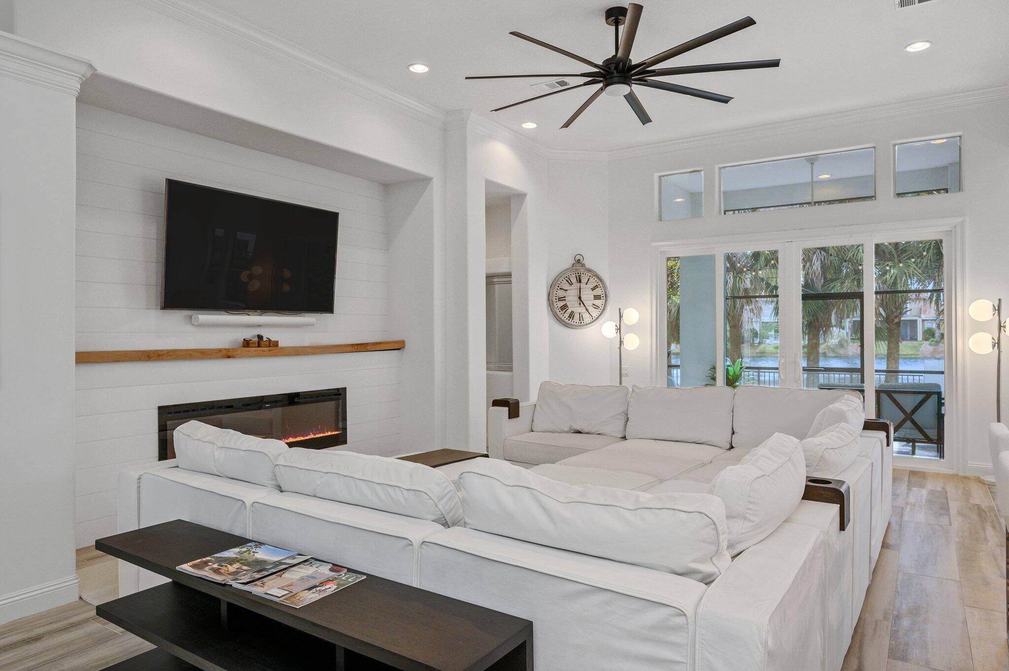 REGATTA BAY - Residential