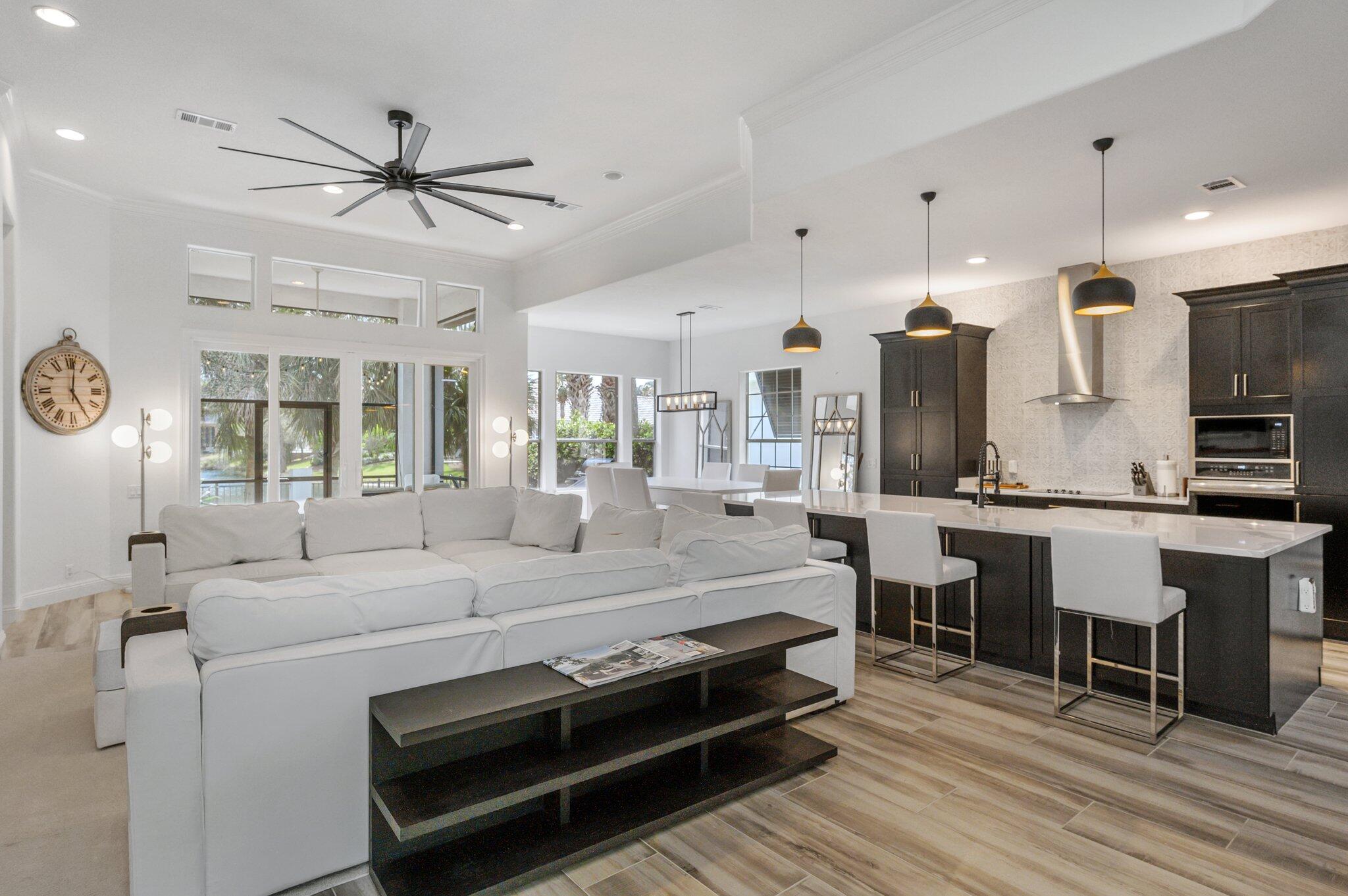 REGATTA BAY - Residential