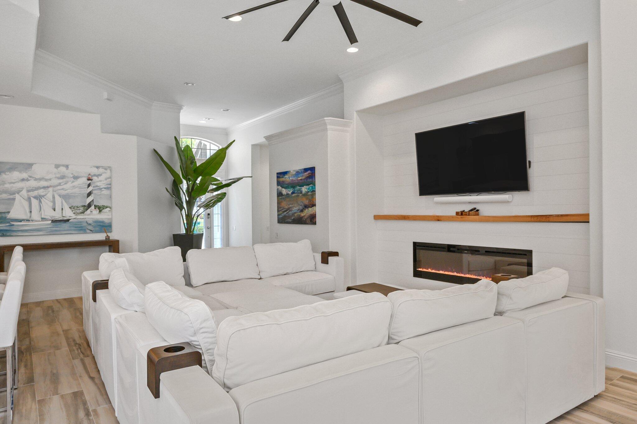 REGATTA BAY - Residential