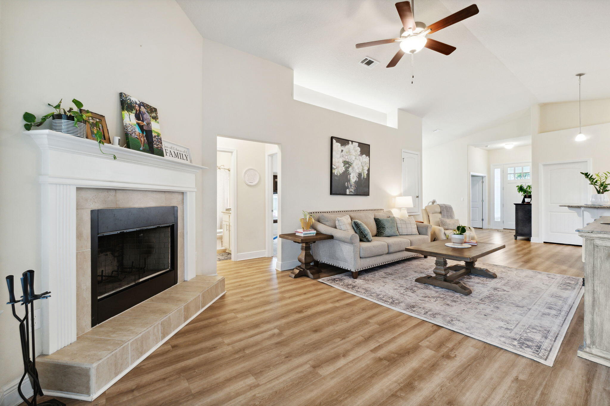 RIVERWALK PH I - Residential Lease