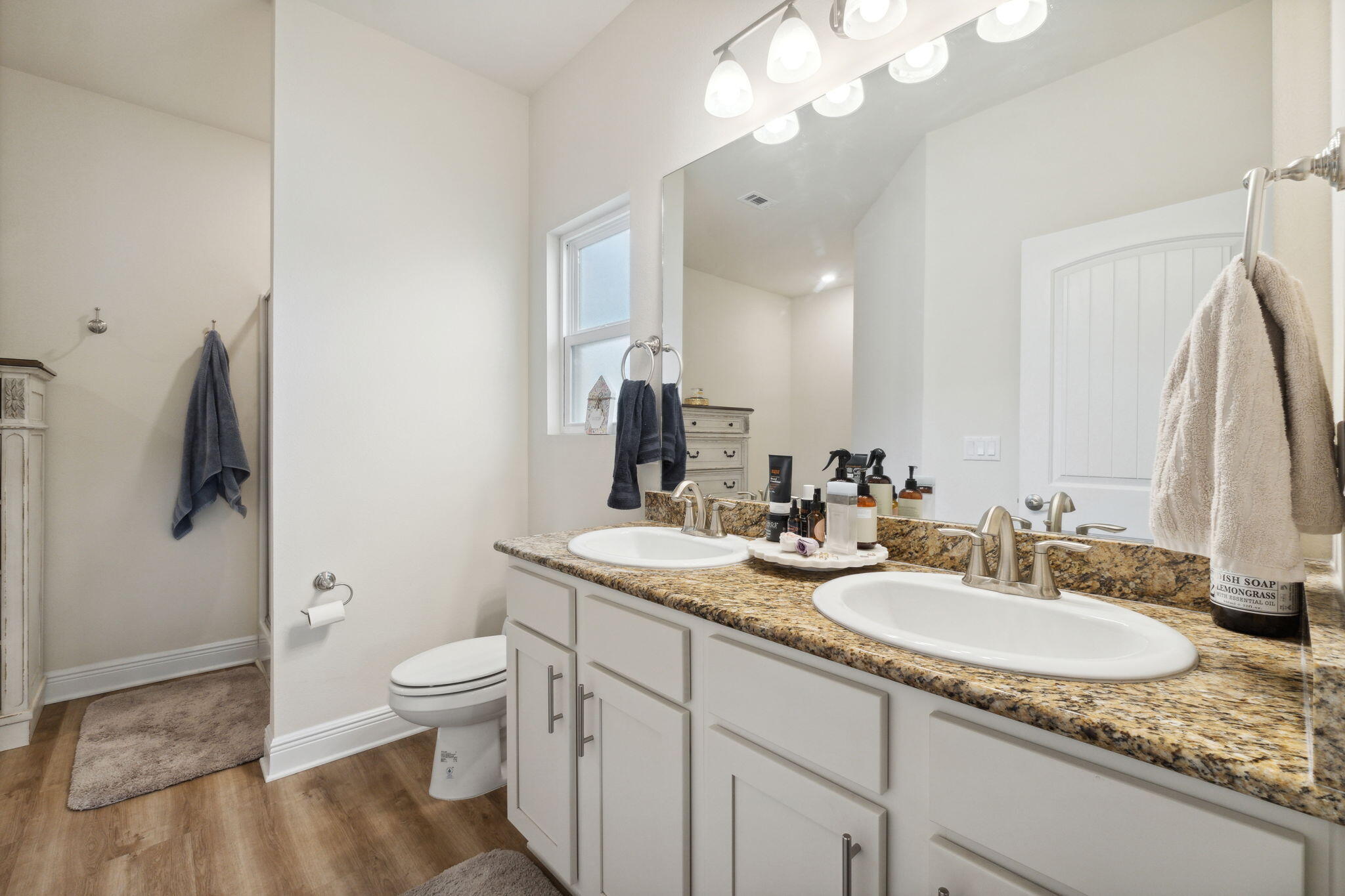 RIVERWALK PH I - Residential Lease