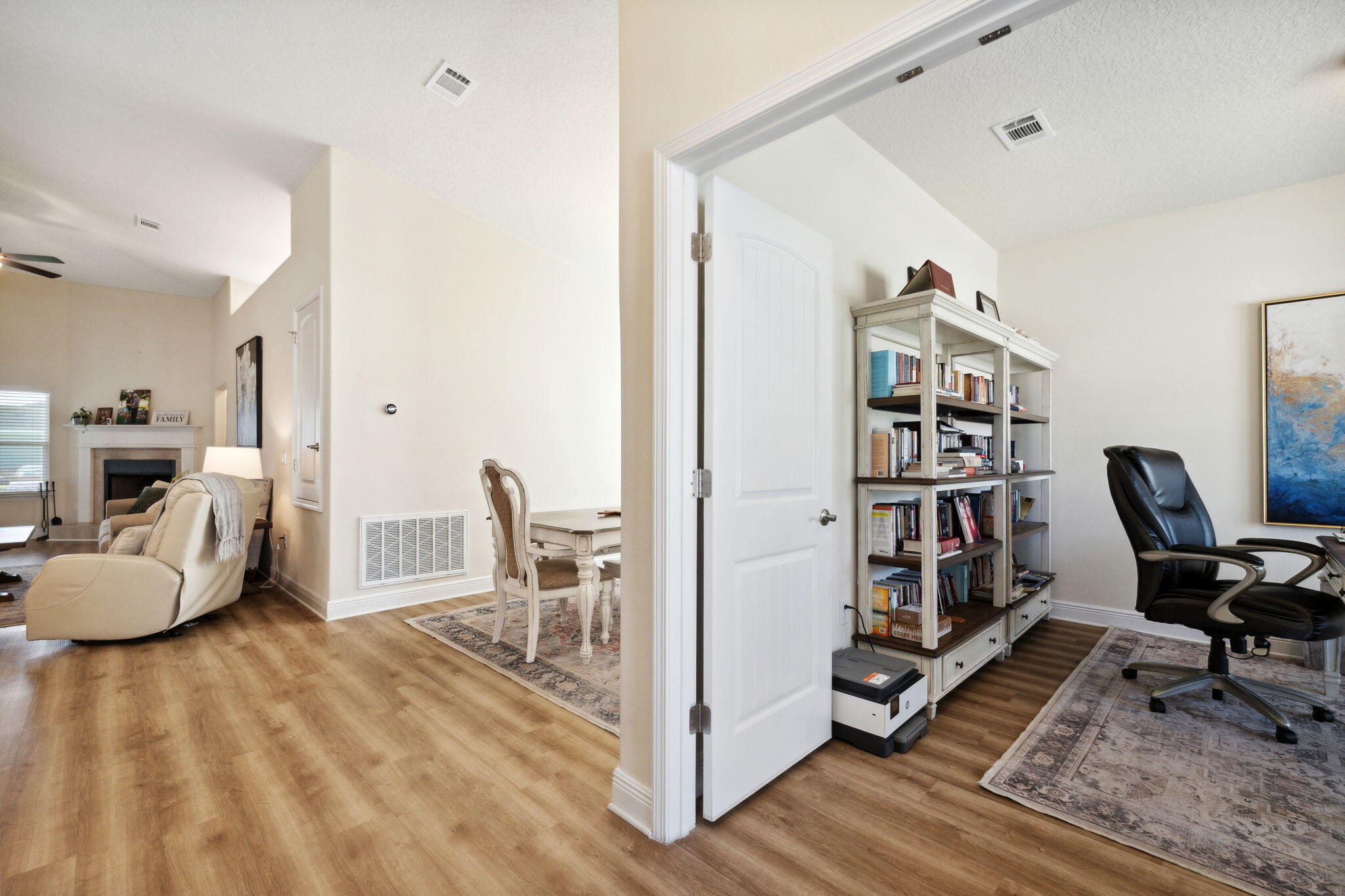 RIVERWALK PH I - Residential Lease