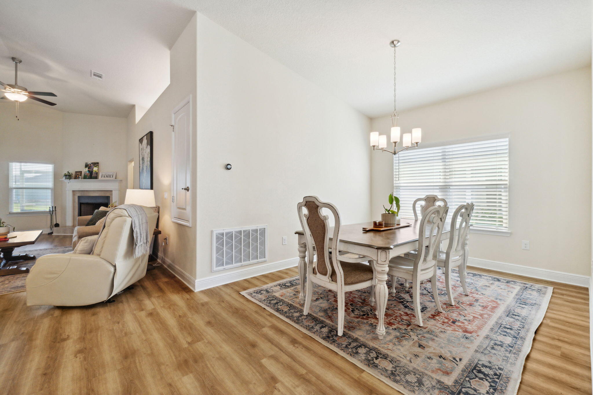 RIVERWALK PH I - Residential Lease