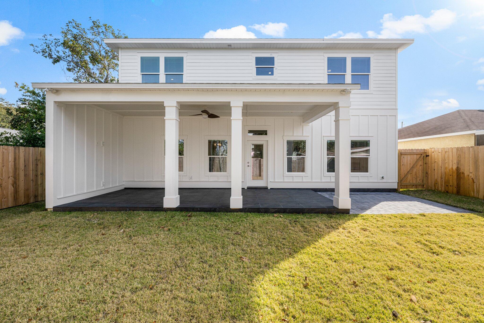 BAHAMA BEACH - Residential