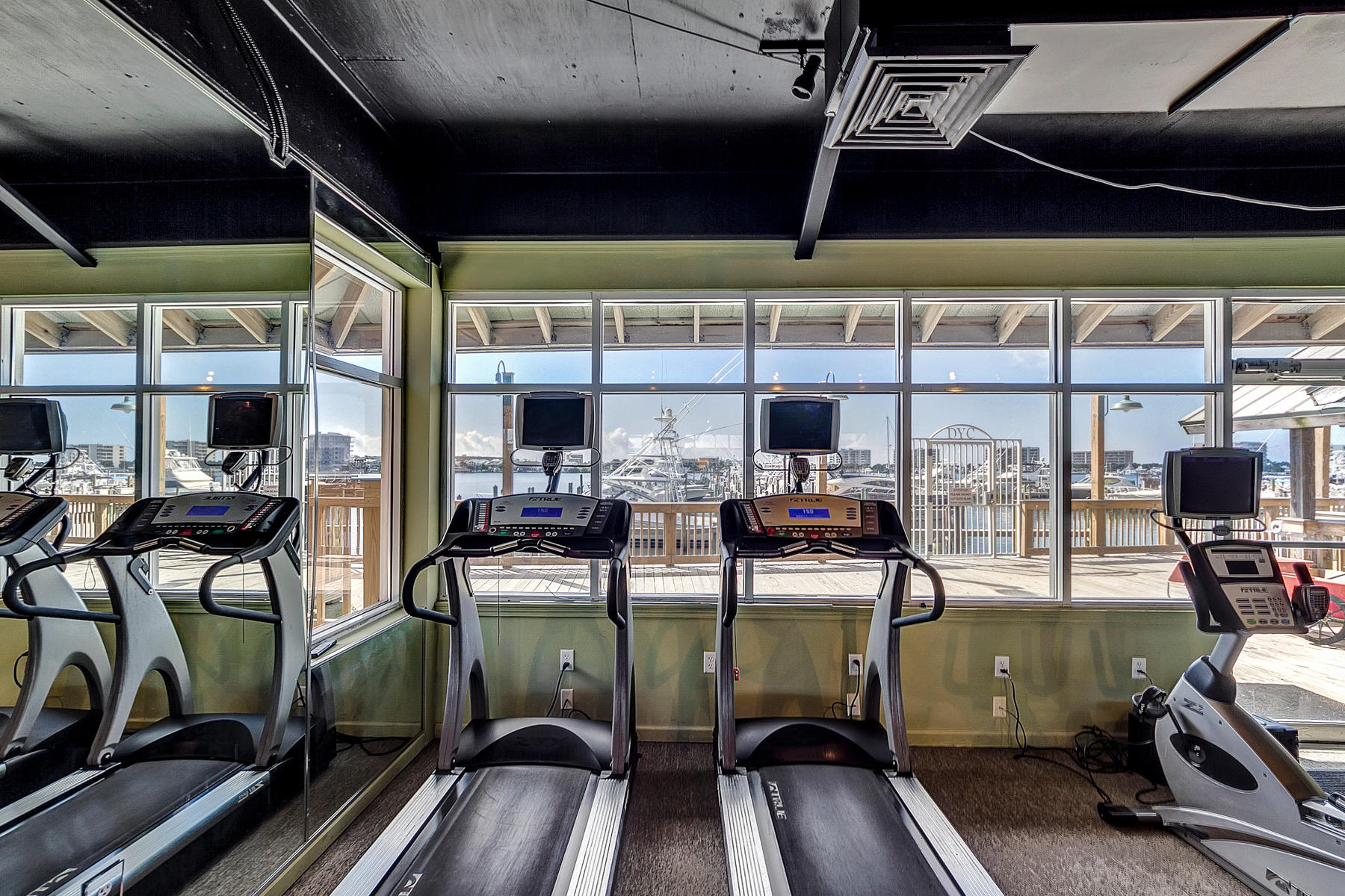 DESTIN YACHT CLUB - Residential