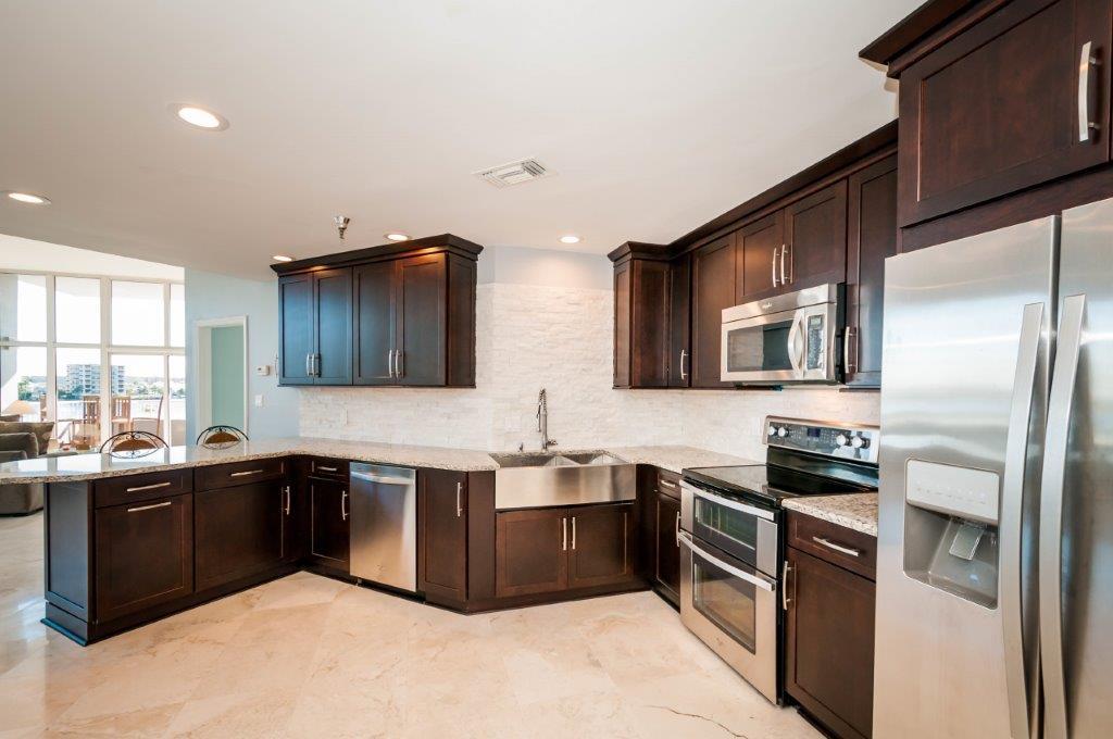 DESTIN YACHT CLUB - Residential