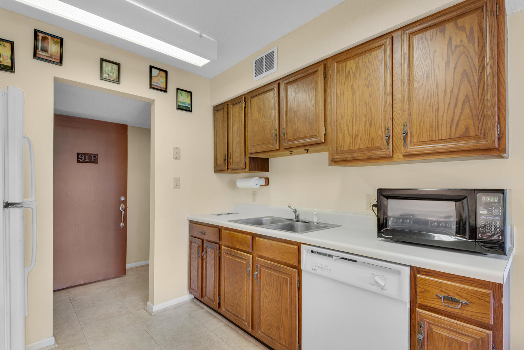 SEASCAPE CONDO GARDEN VILLA - Residential