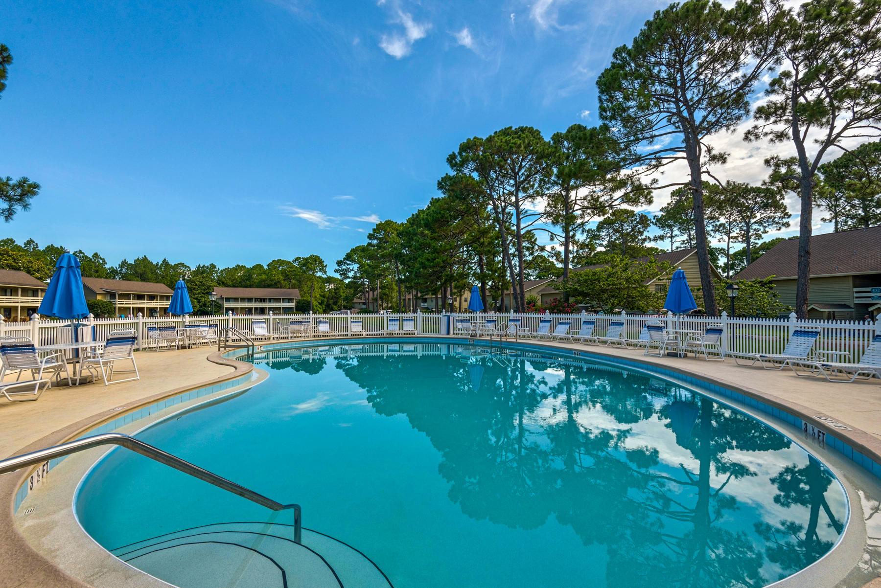 SEASCAPE CONDO GARDEN VILLA - Residential