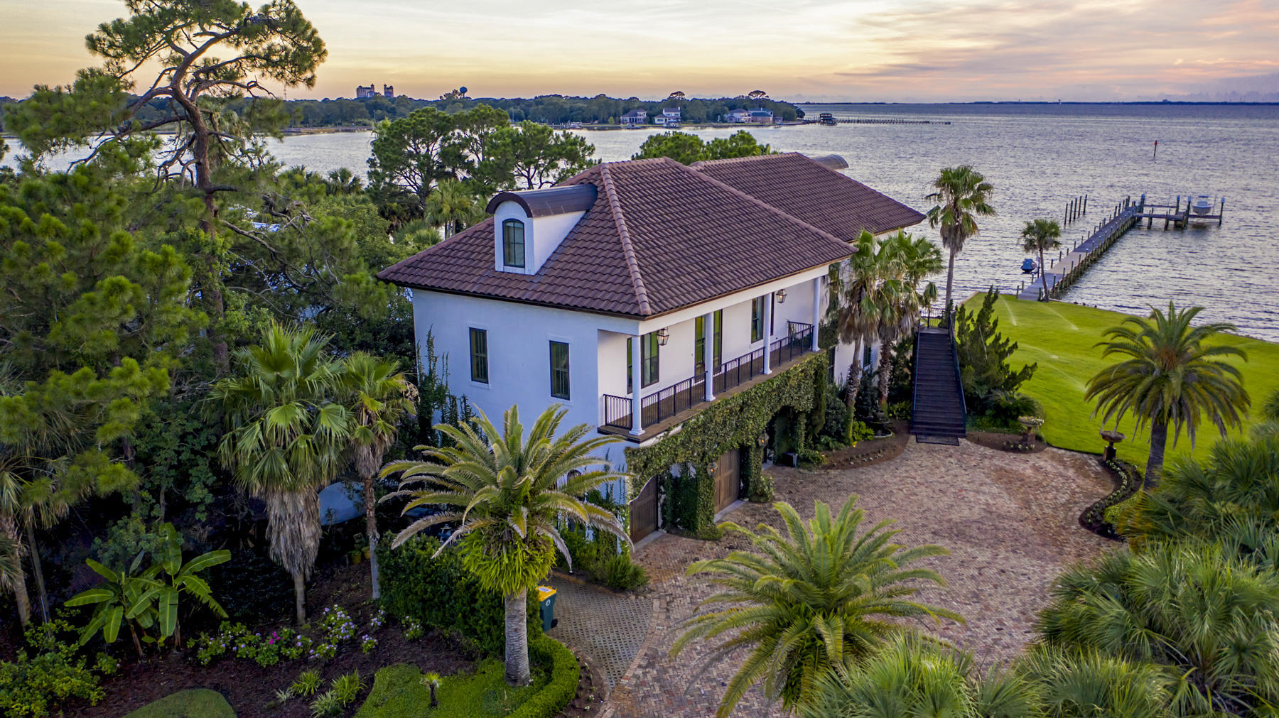 Cobbs Point - Residential