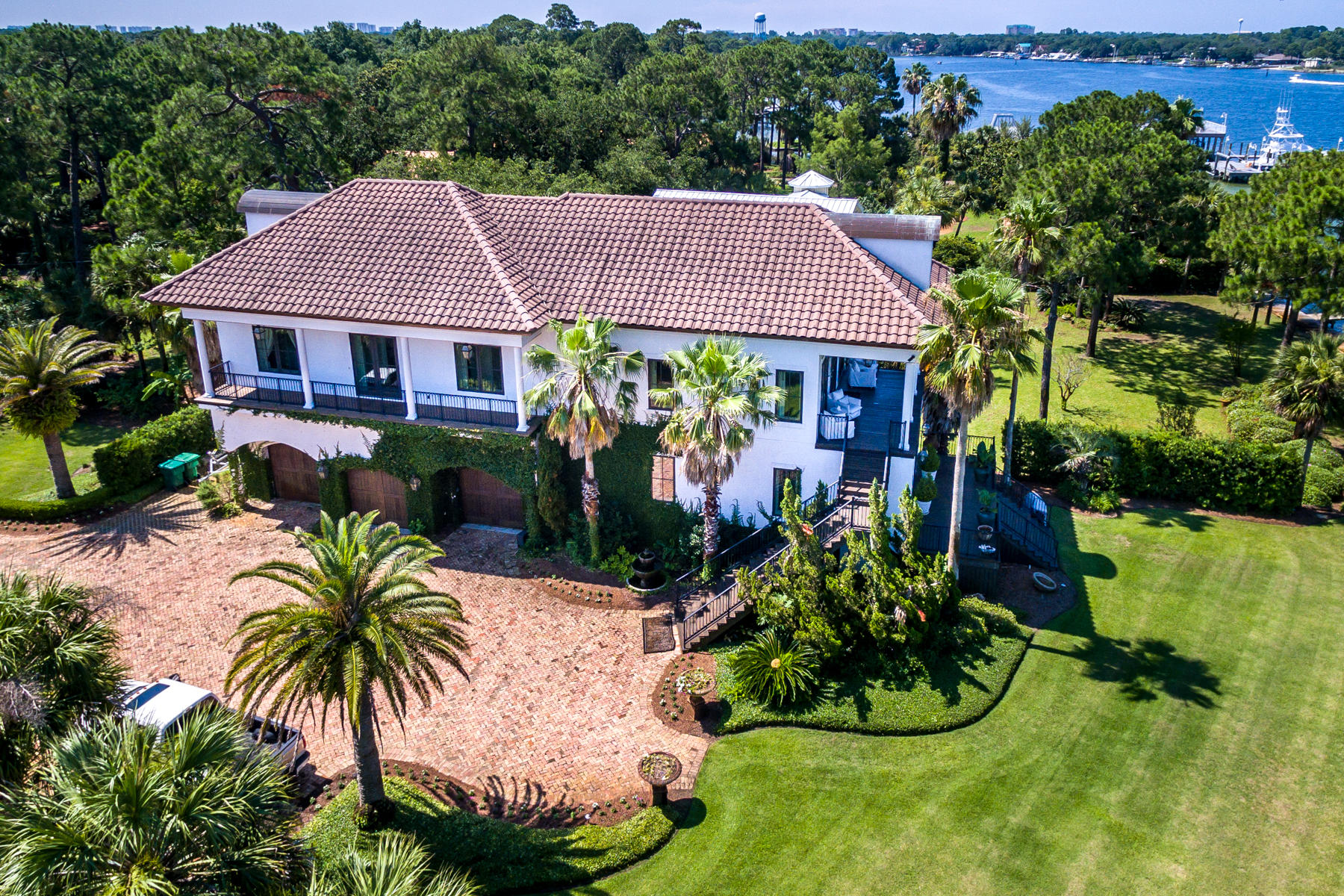Cobbs Point - Residential