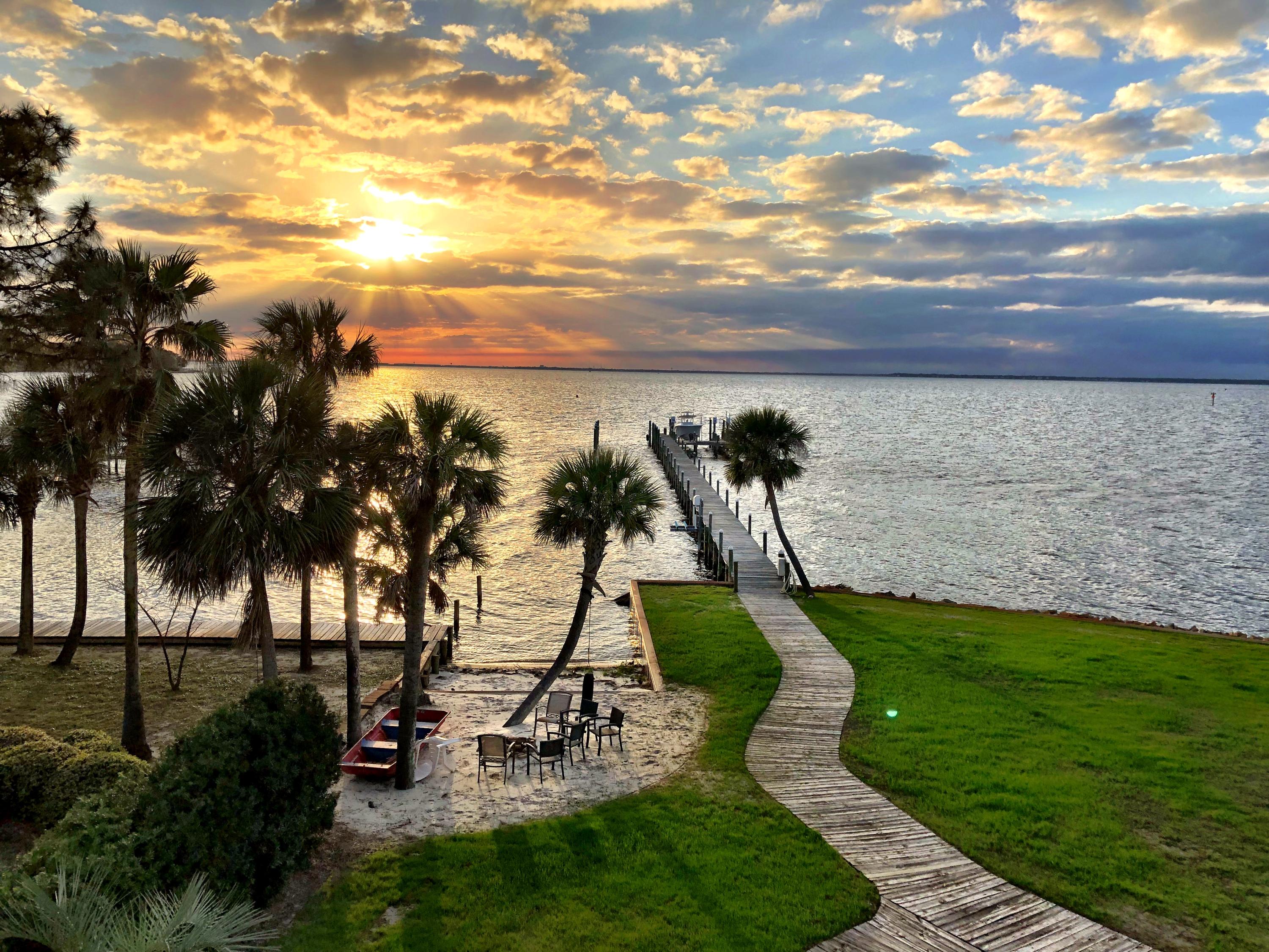 Cobbs Point - Residential