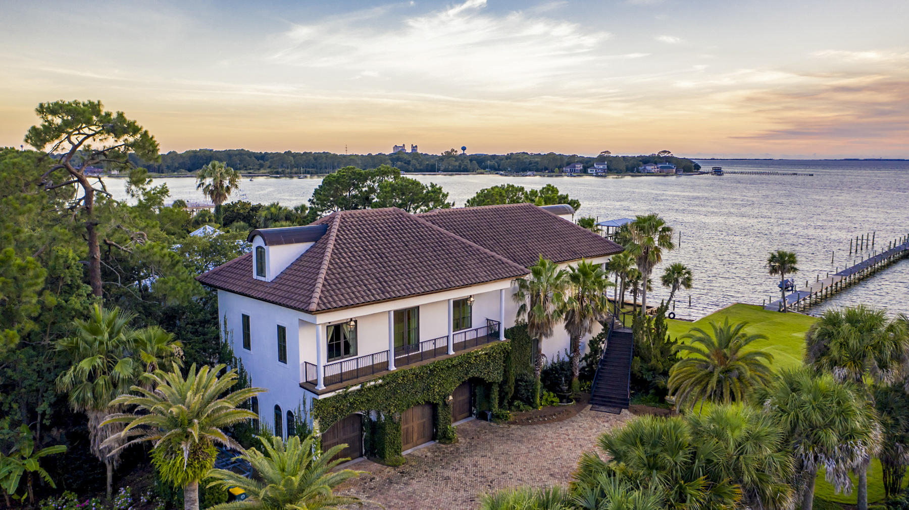 Cobbs Point - Residential