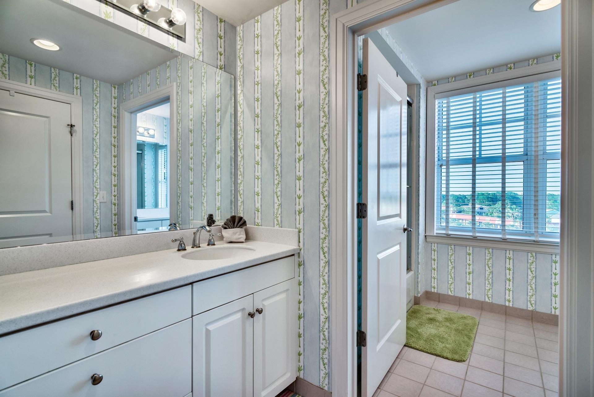 En Soleil Condo - Residential