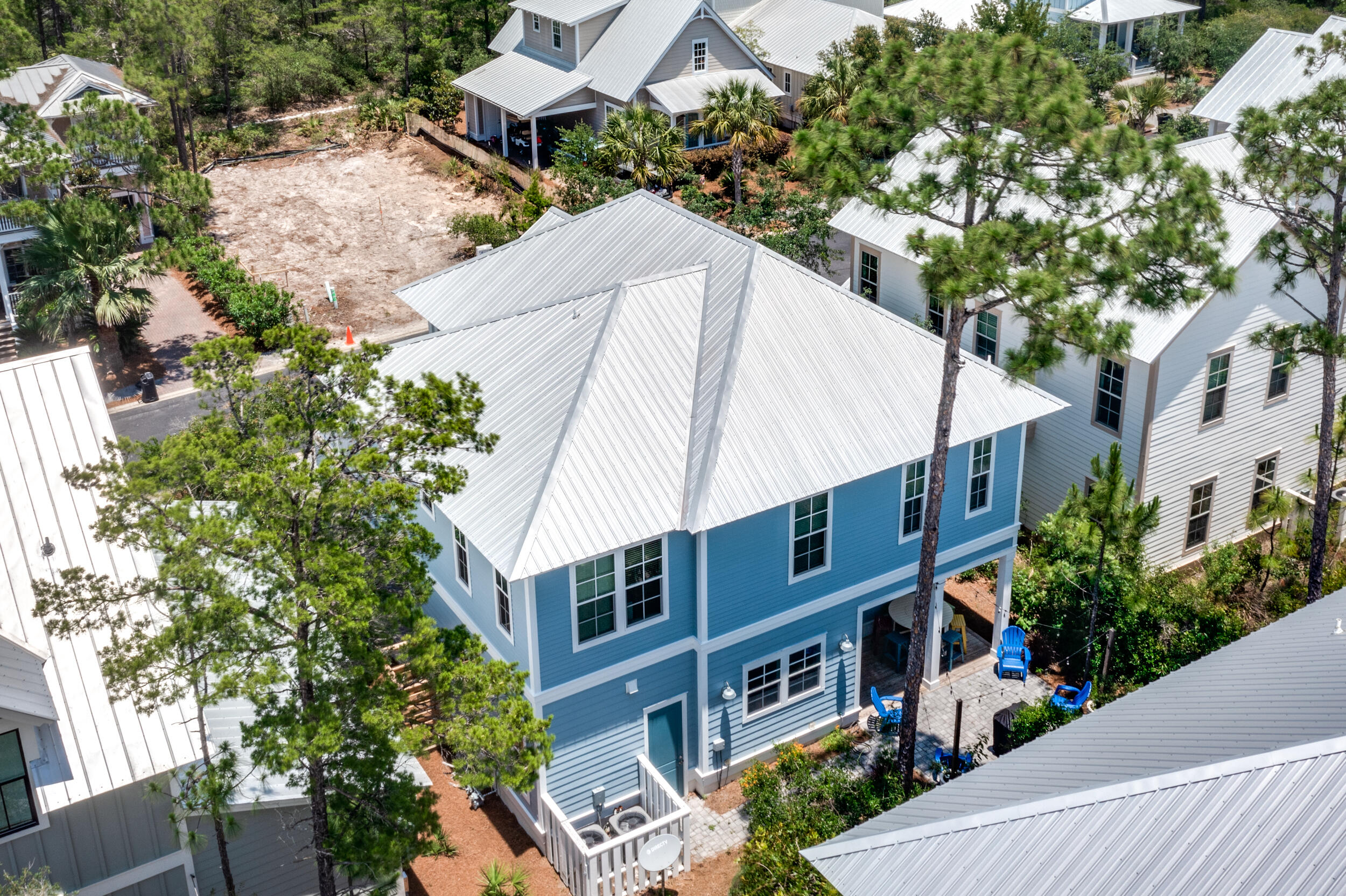 LAKESIDE AT BLUE MOUNTAIN BEACH - Residential