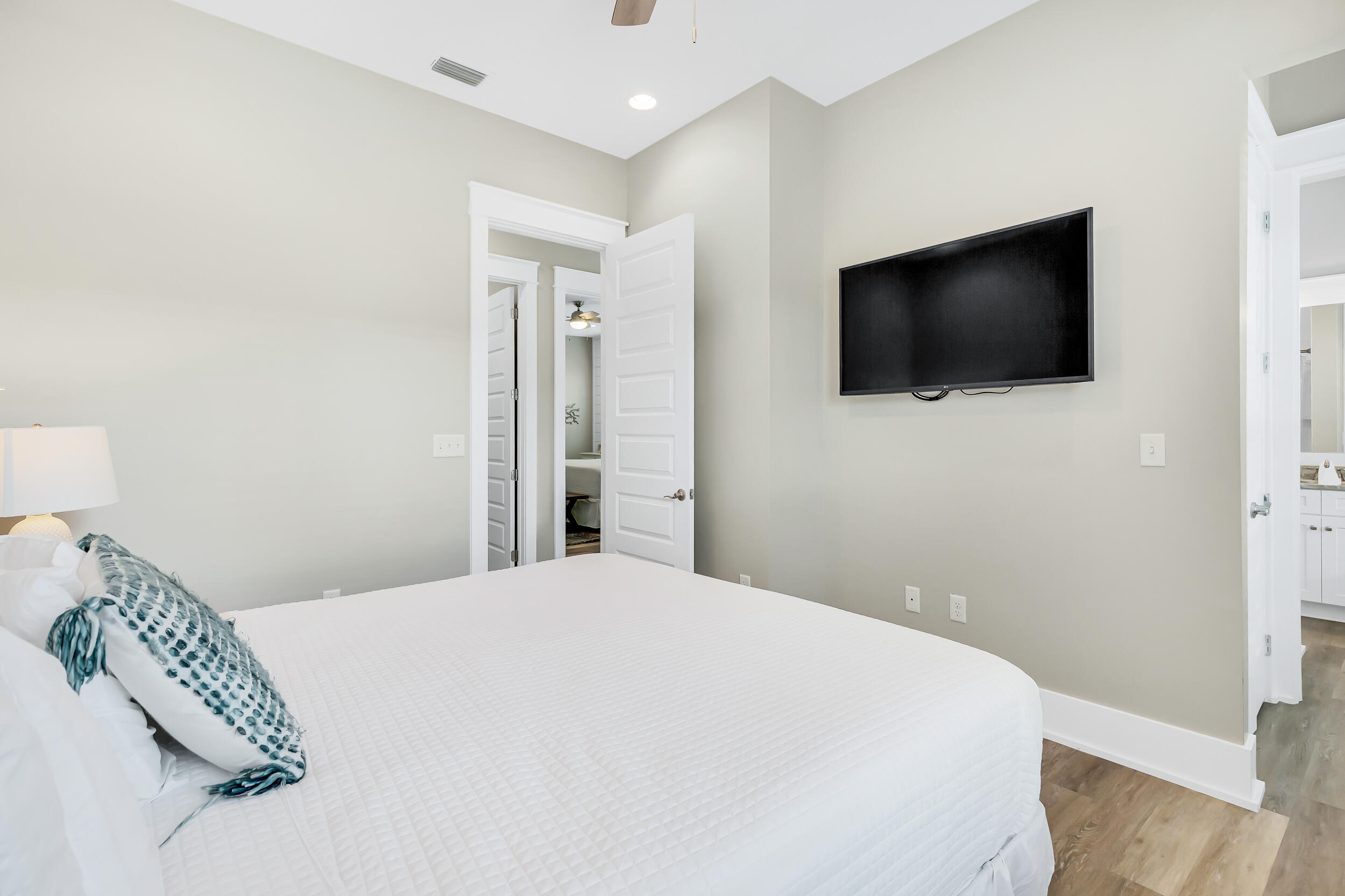 LAKESIDE AT BLUE MOUNTAIN BEACH - Residential