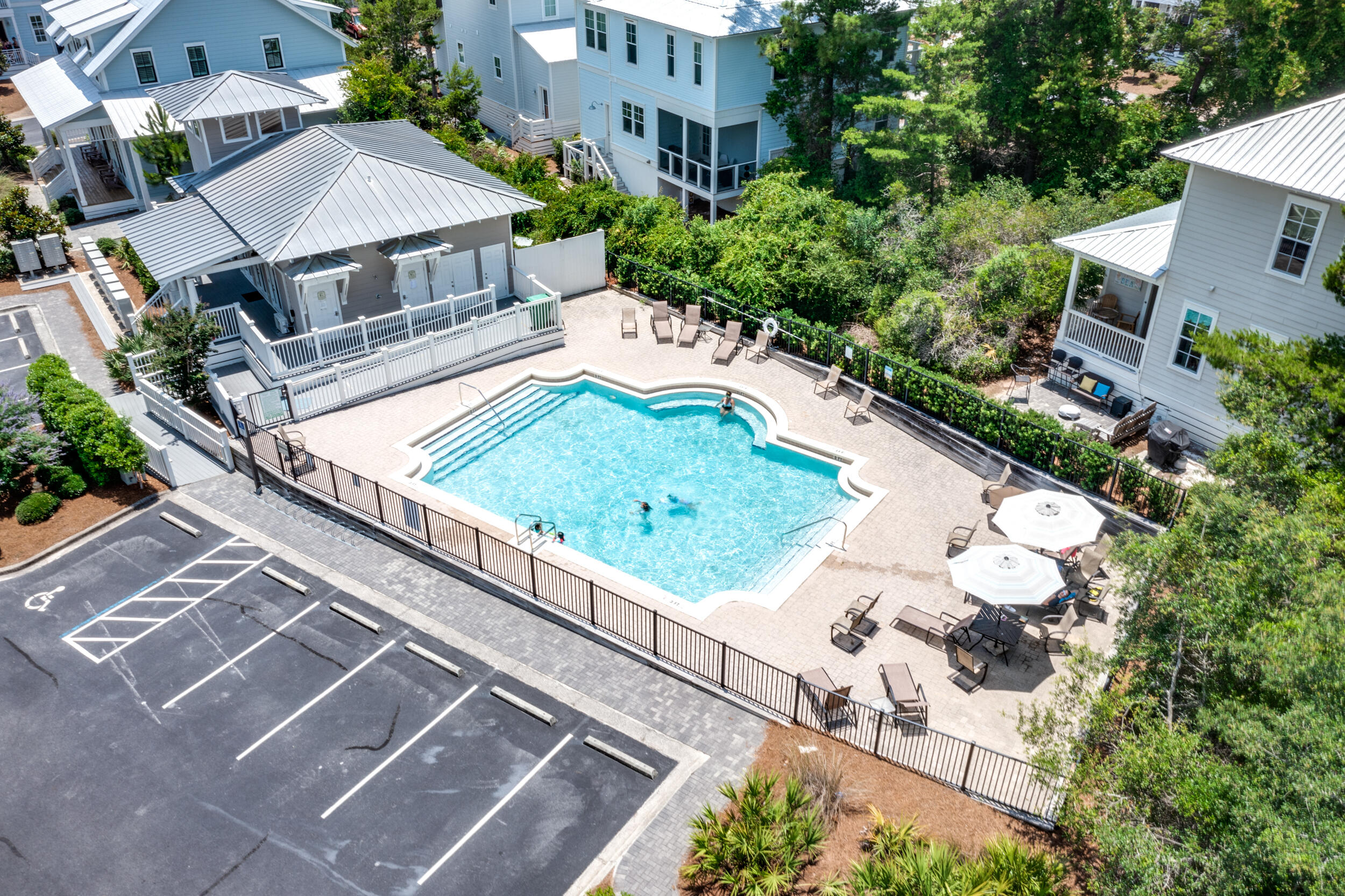 LAKESIDE AT BLUE MOUNTAIN BEACH - Residential