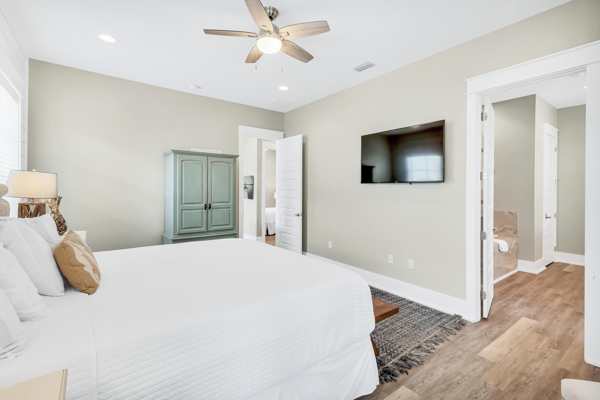 LAKESIDE AT BLUE MOUNTAIN BEACH - Residential