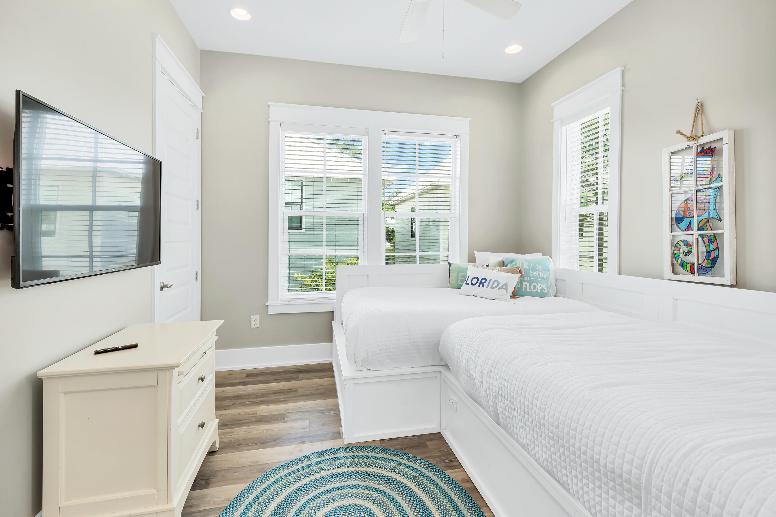 LAKESIDE AT BLUE MOUNTAIN BEACH - Residential