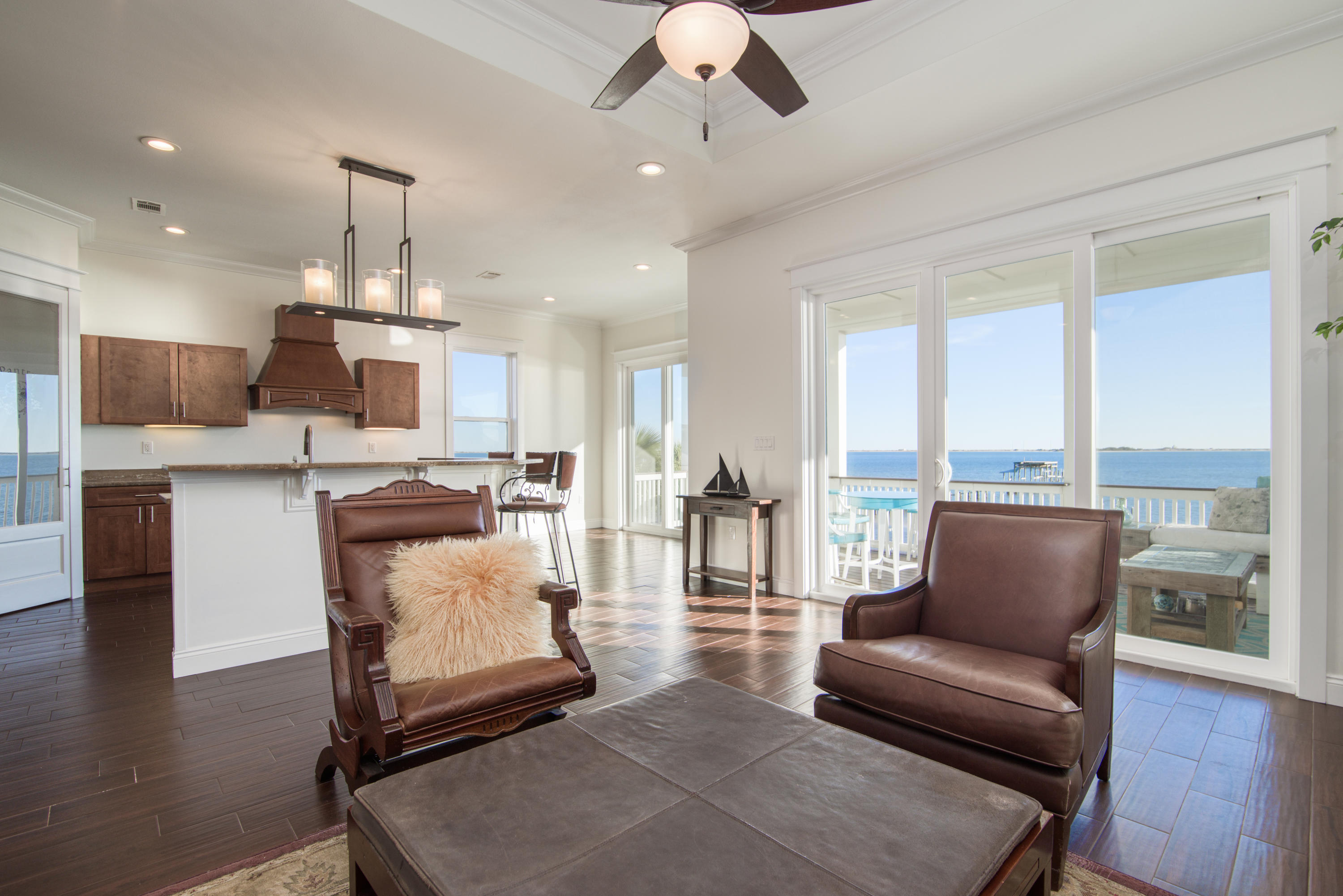 SOUNDSIDE MOORINGS - Residential