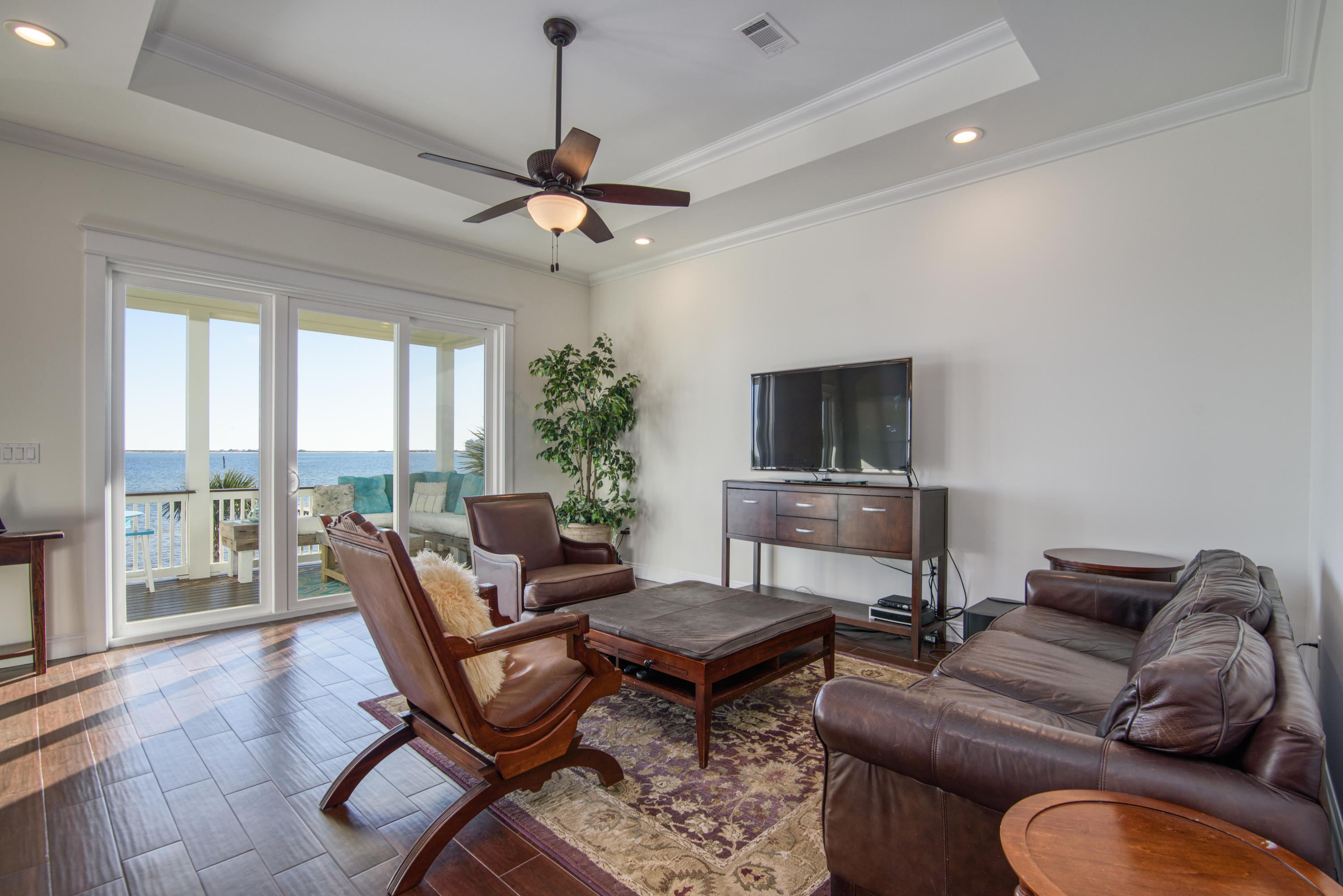 SOUNDSIDE MOORINGS - Residential