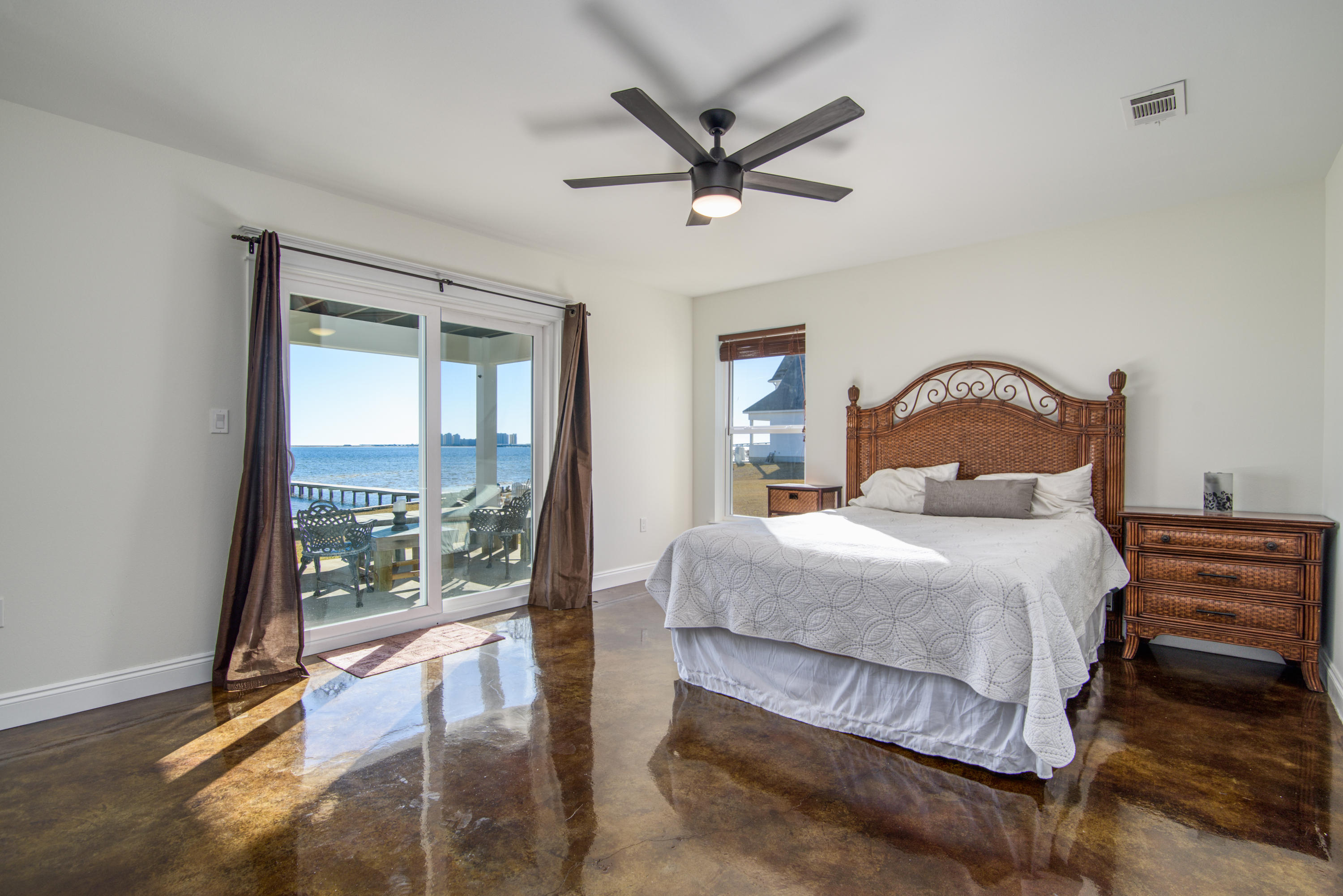 SOUNDSIDE MOORINGS - Residential