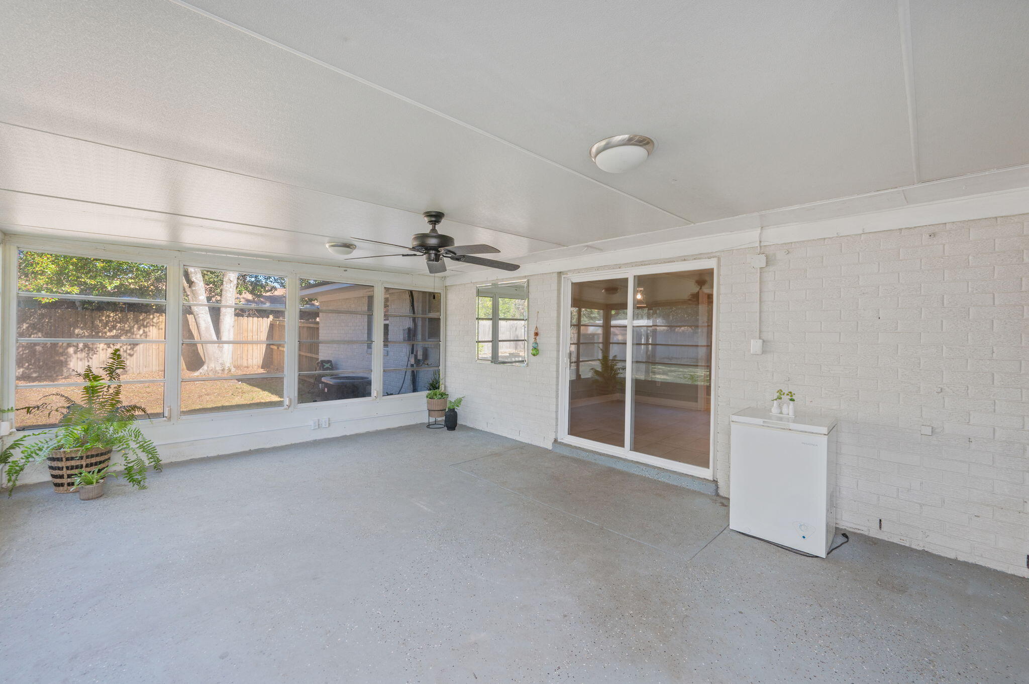 ELLIOTTS POINT - Residential