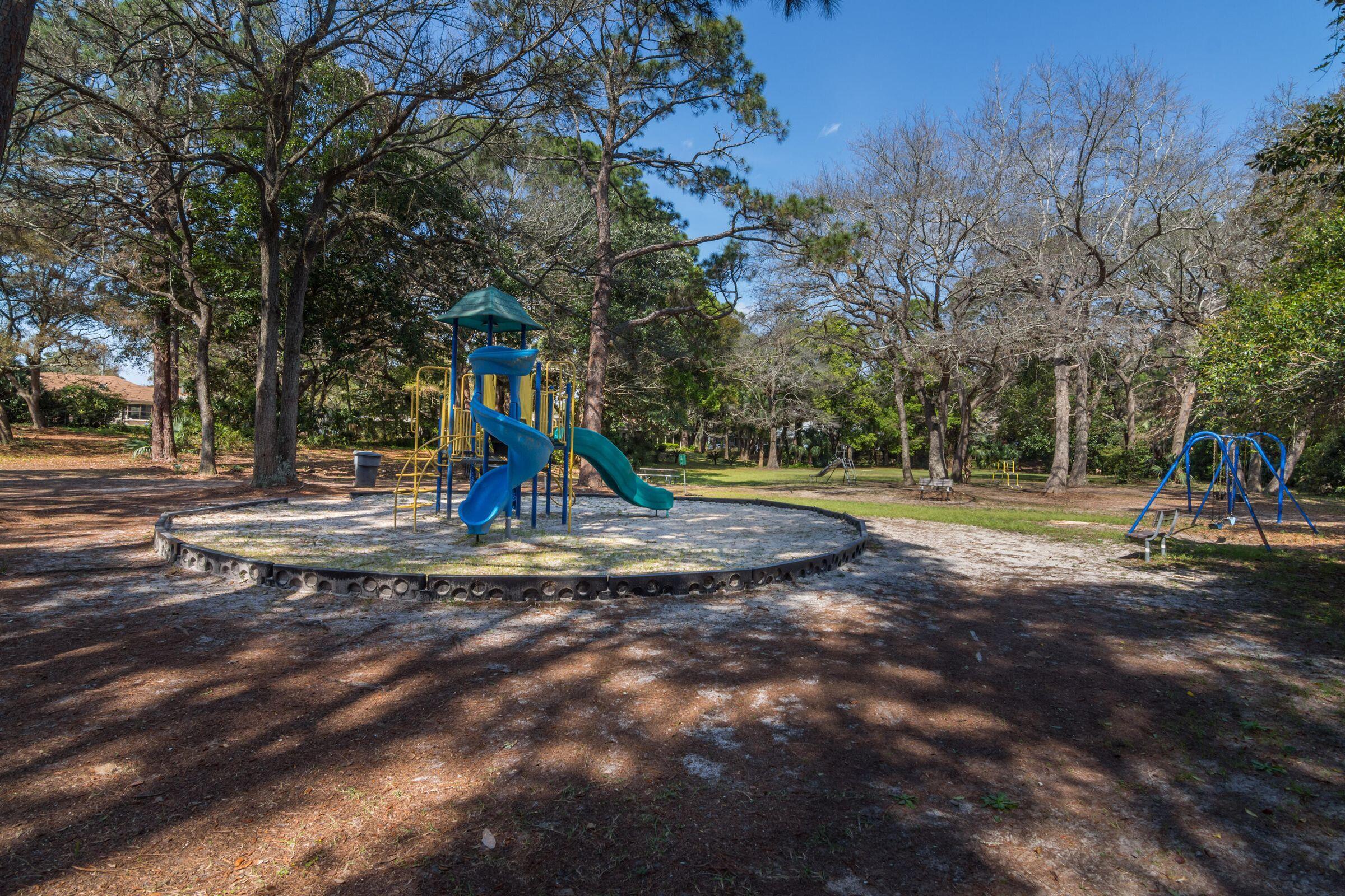 ELLIOTTS POINT - Residential