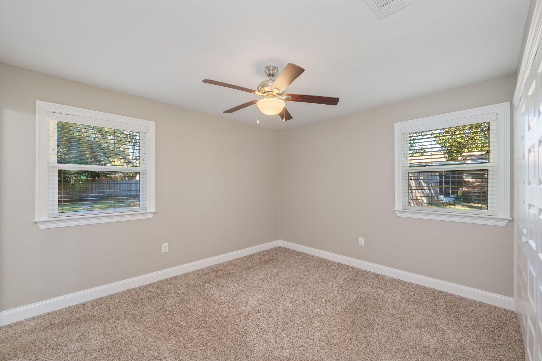 ELLIOTTS POINT - Residential