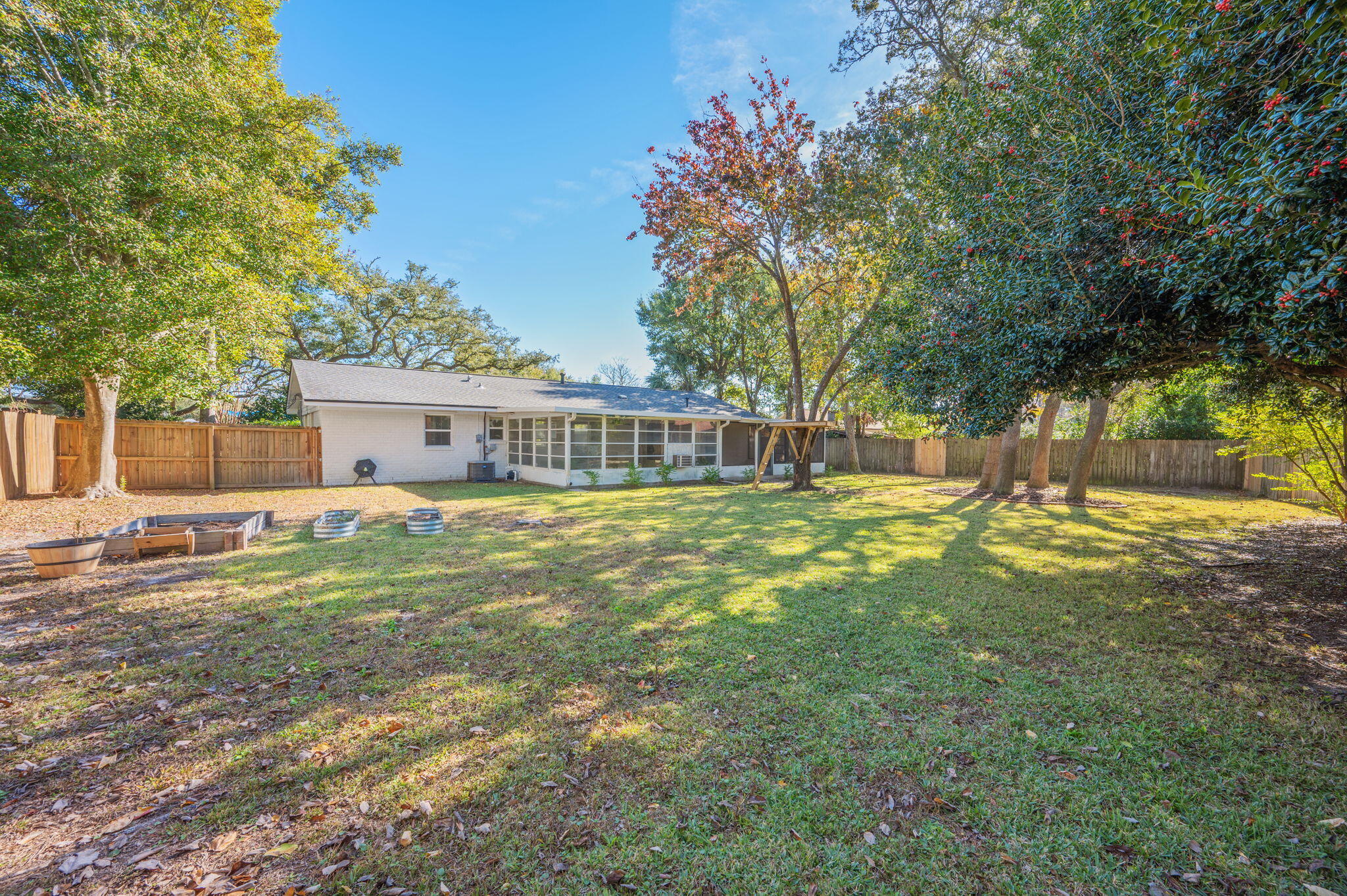 ELLIOTTS POINT - Residential