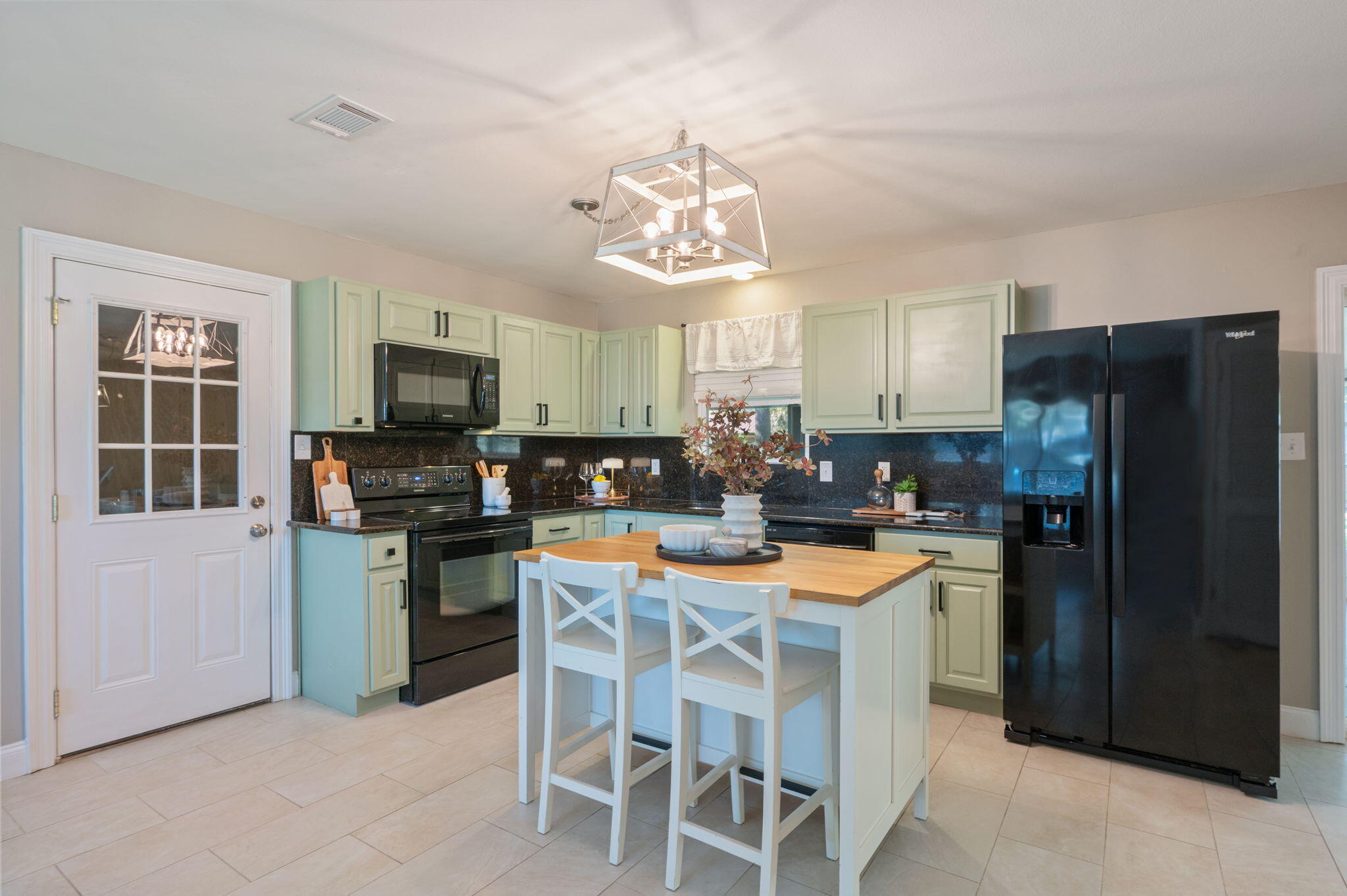 ELLIOTTS POINT - Residential