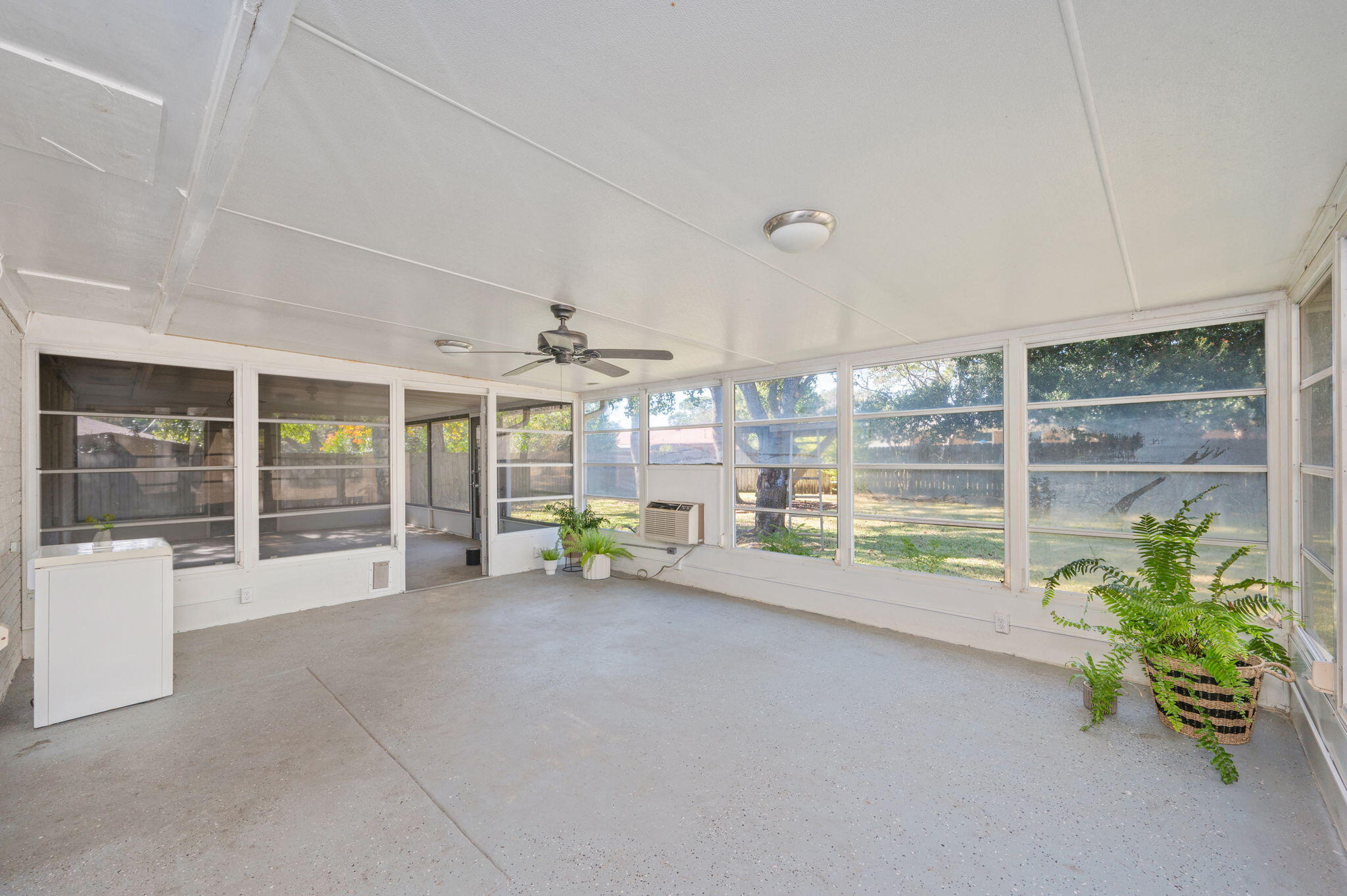 ELLIOTTS POINT - Residential