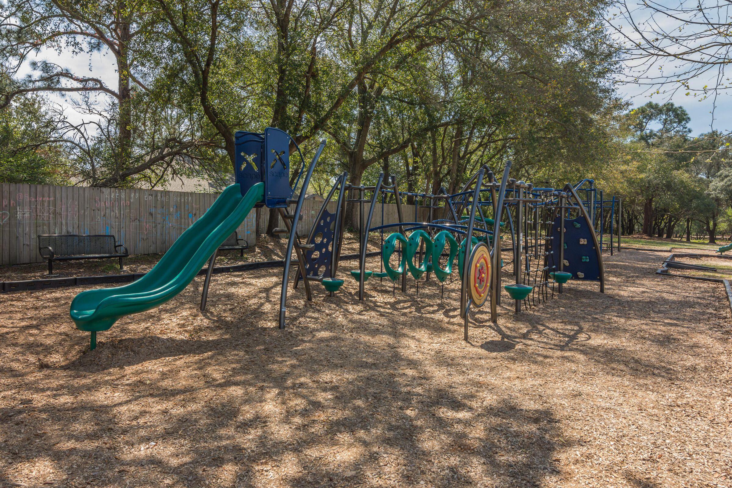 ELLIOTTS POINT - Residential