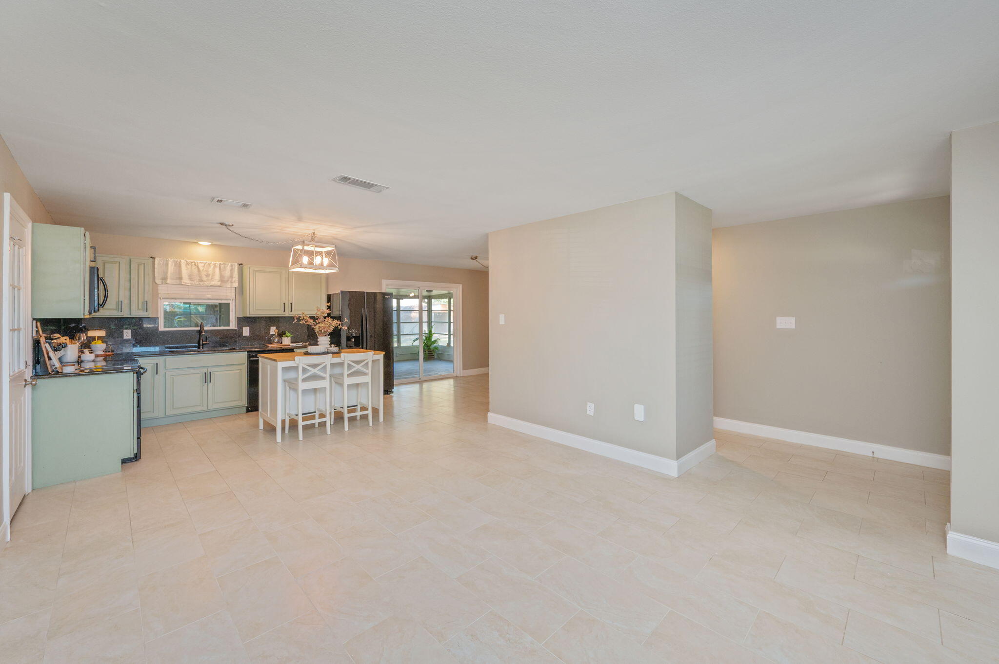 ELLIOTTS POINT - Residential