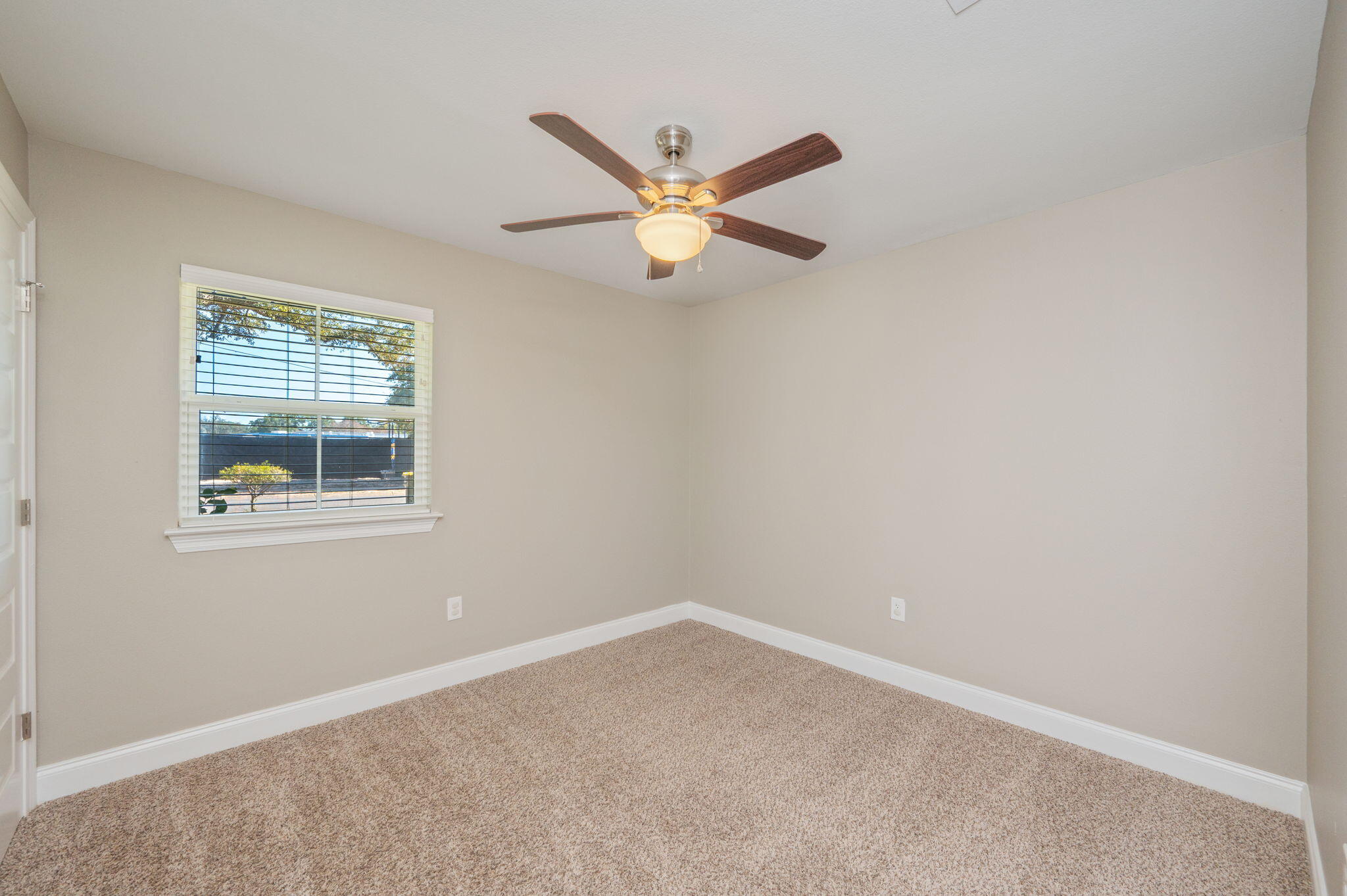 ELLIOTTS POINT - Residential