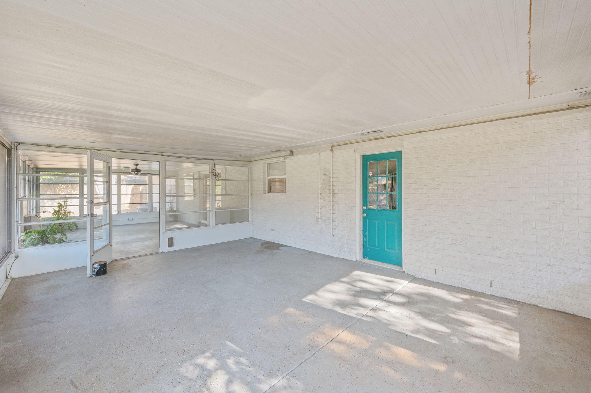 ELLIOTTS POINT - Residential