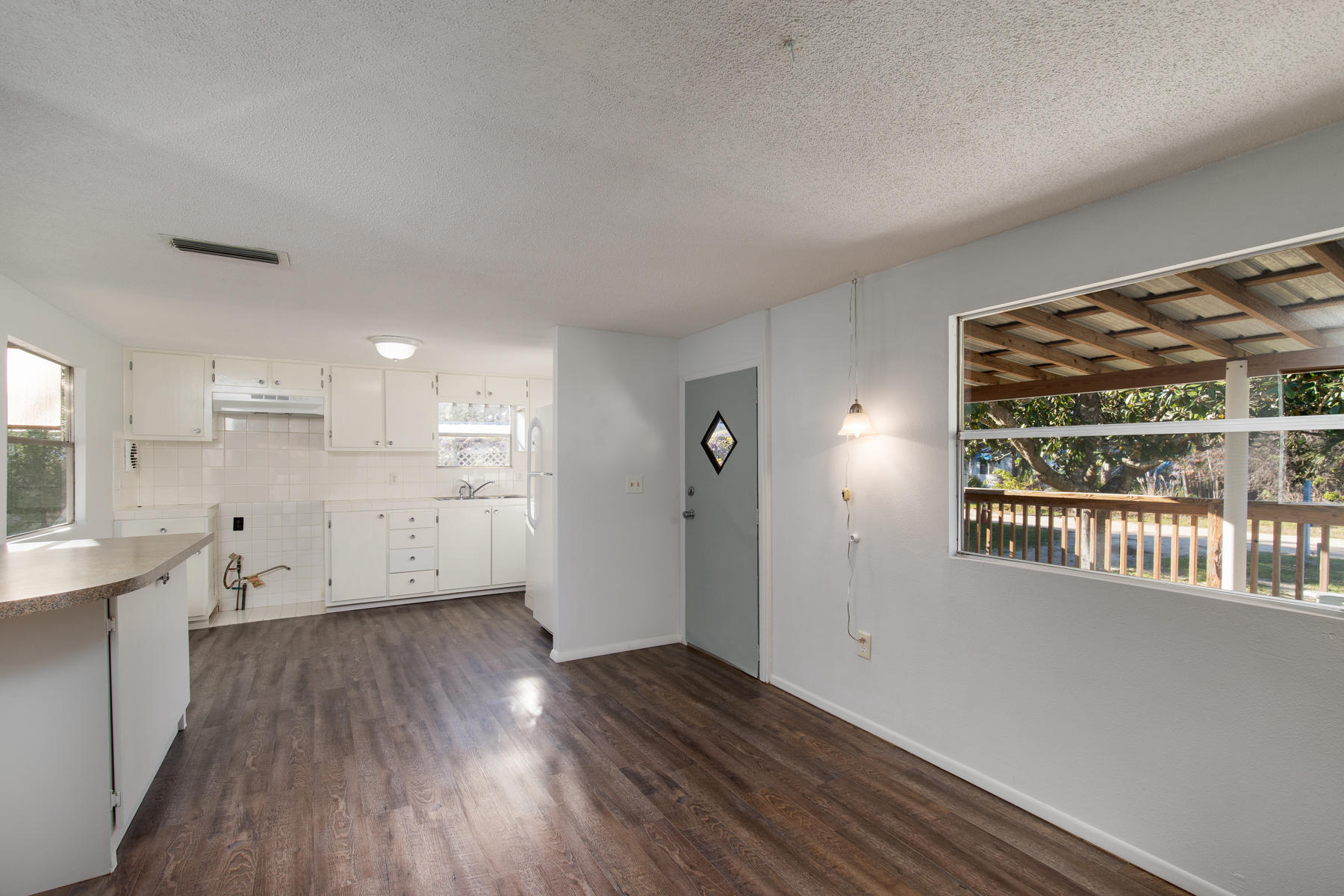 COUNTRY CLUB ESTATES - Residential