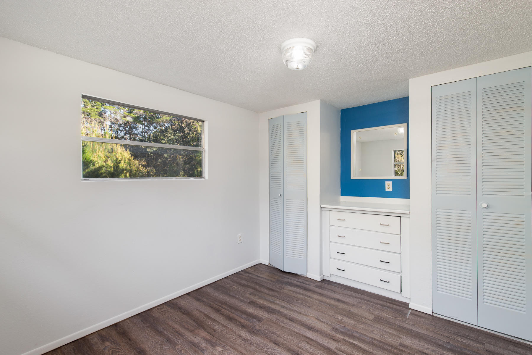 COUNTRY CLUB ESTATES - Residential