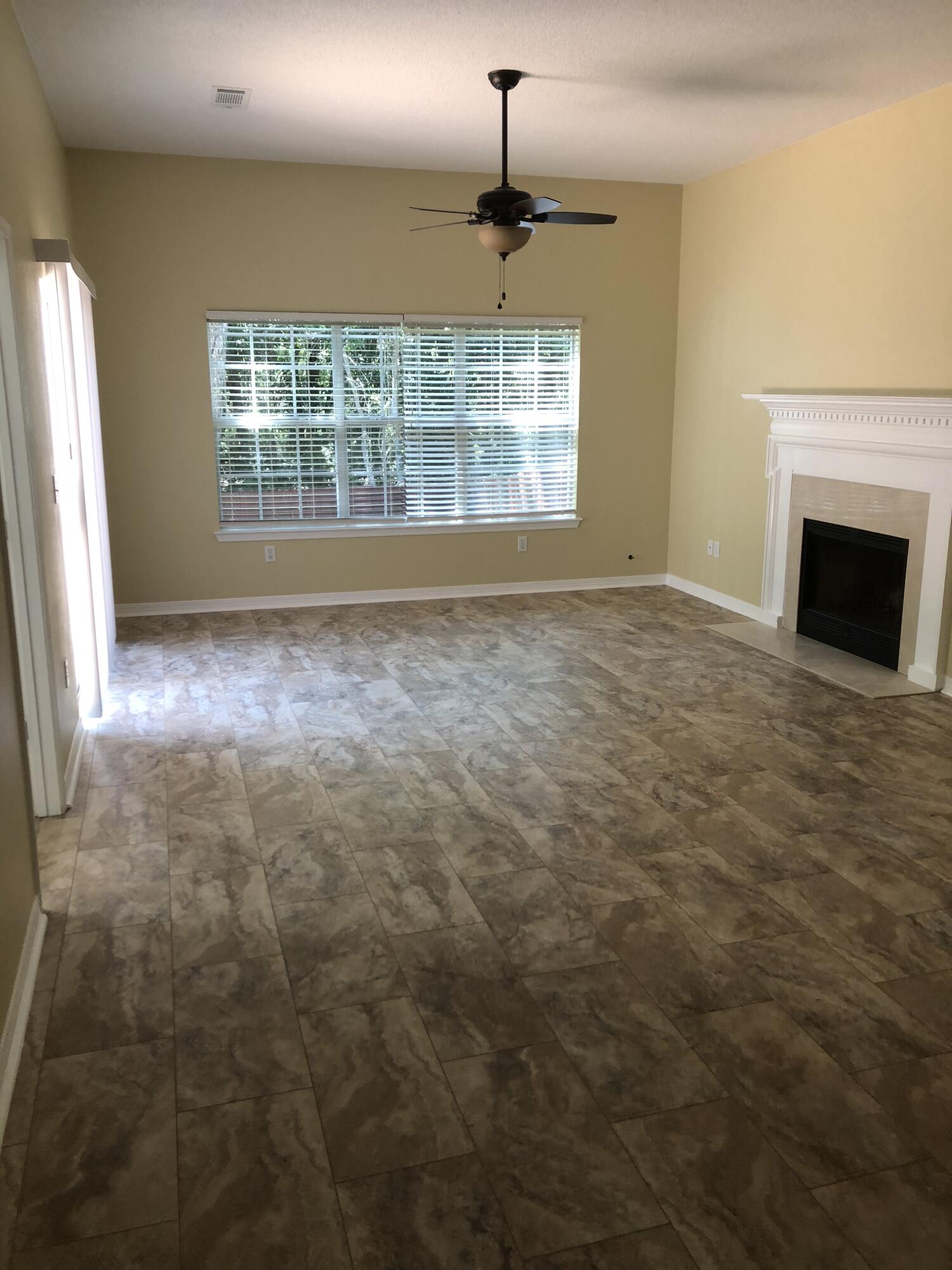 CINCO BAYOU - Residential Lease