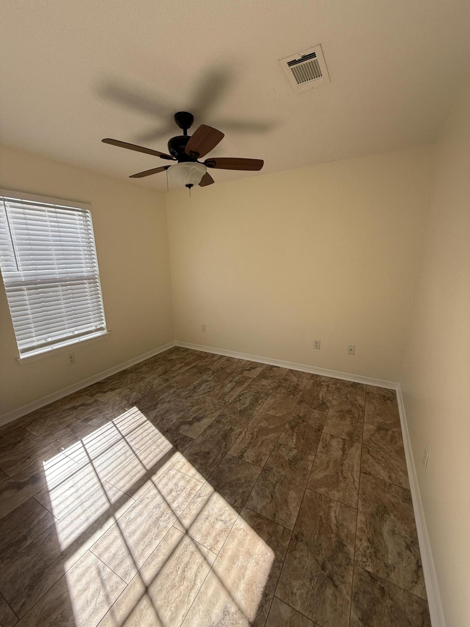 CINCO BAYOU - Residential Lease