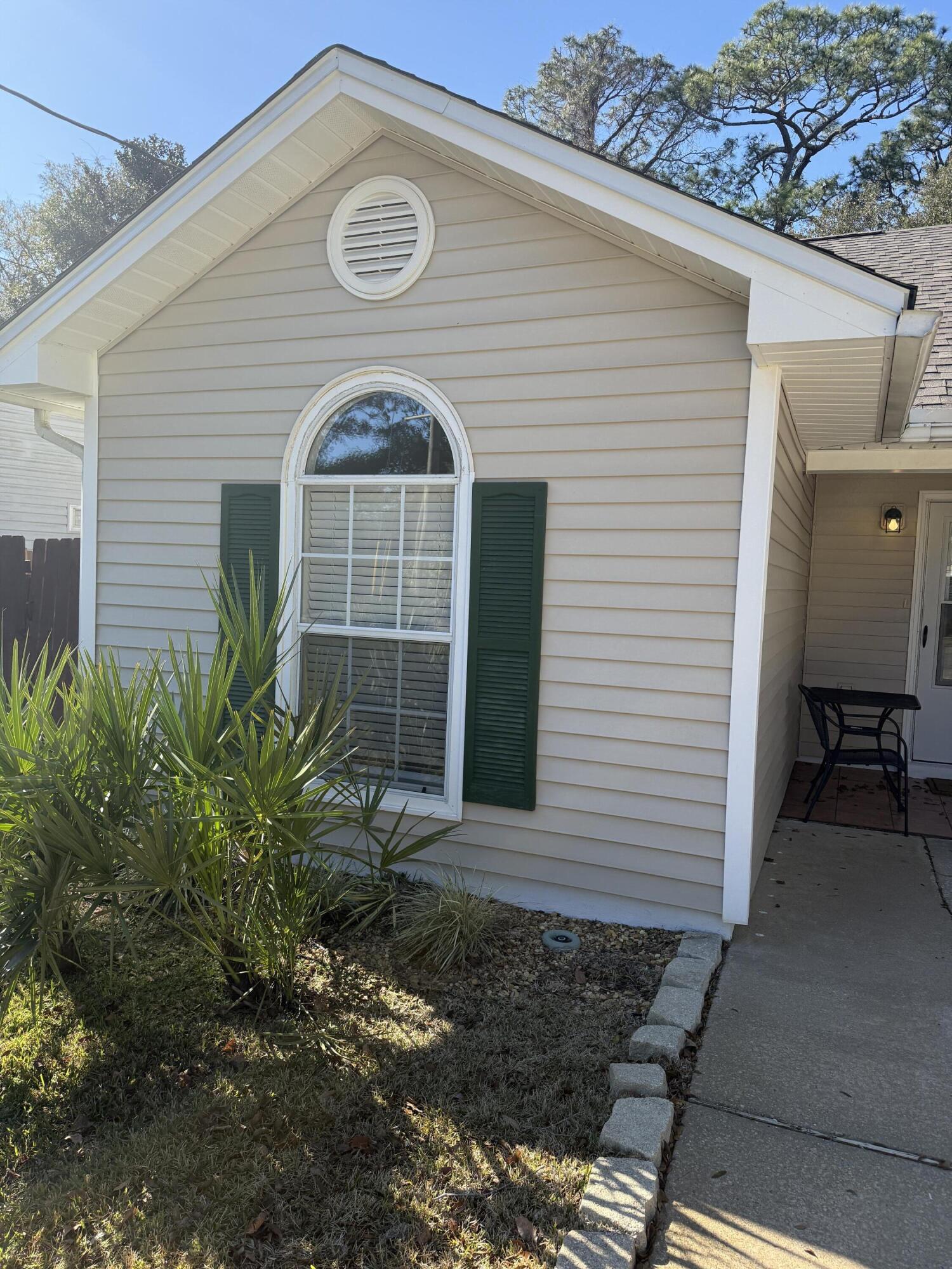 CINCO BAYOU - Residential Lease