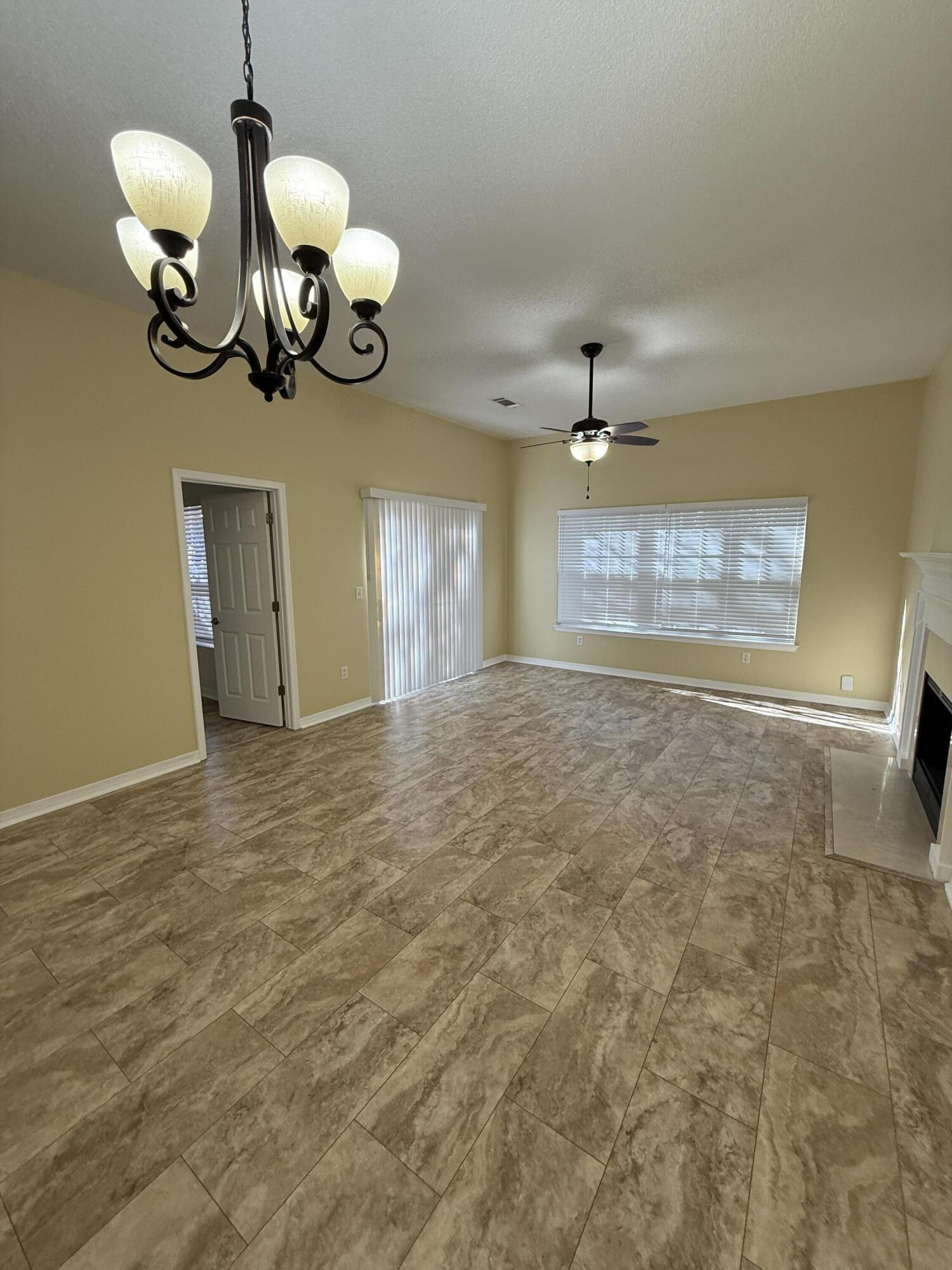 CINCO BAYOU - Residential Lease