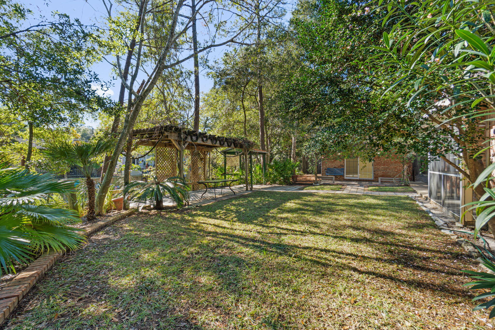 HARBOR OAKS - Residential