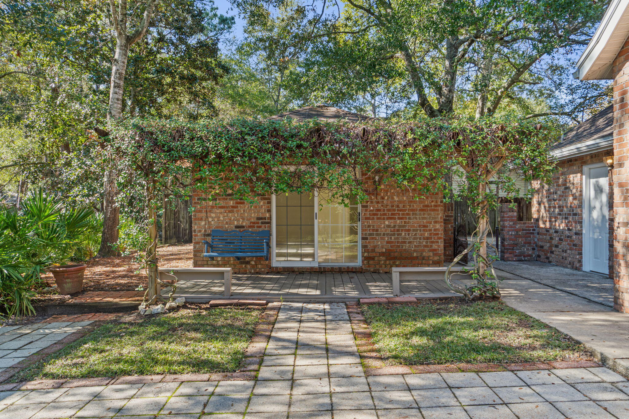 HARBOR OAKS - Residential