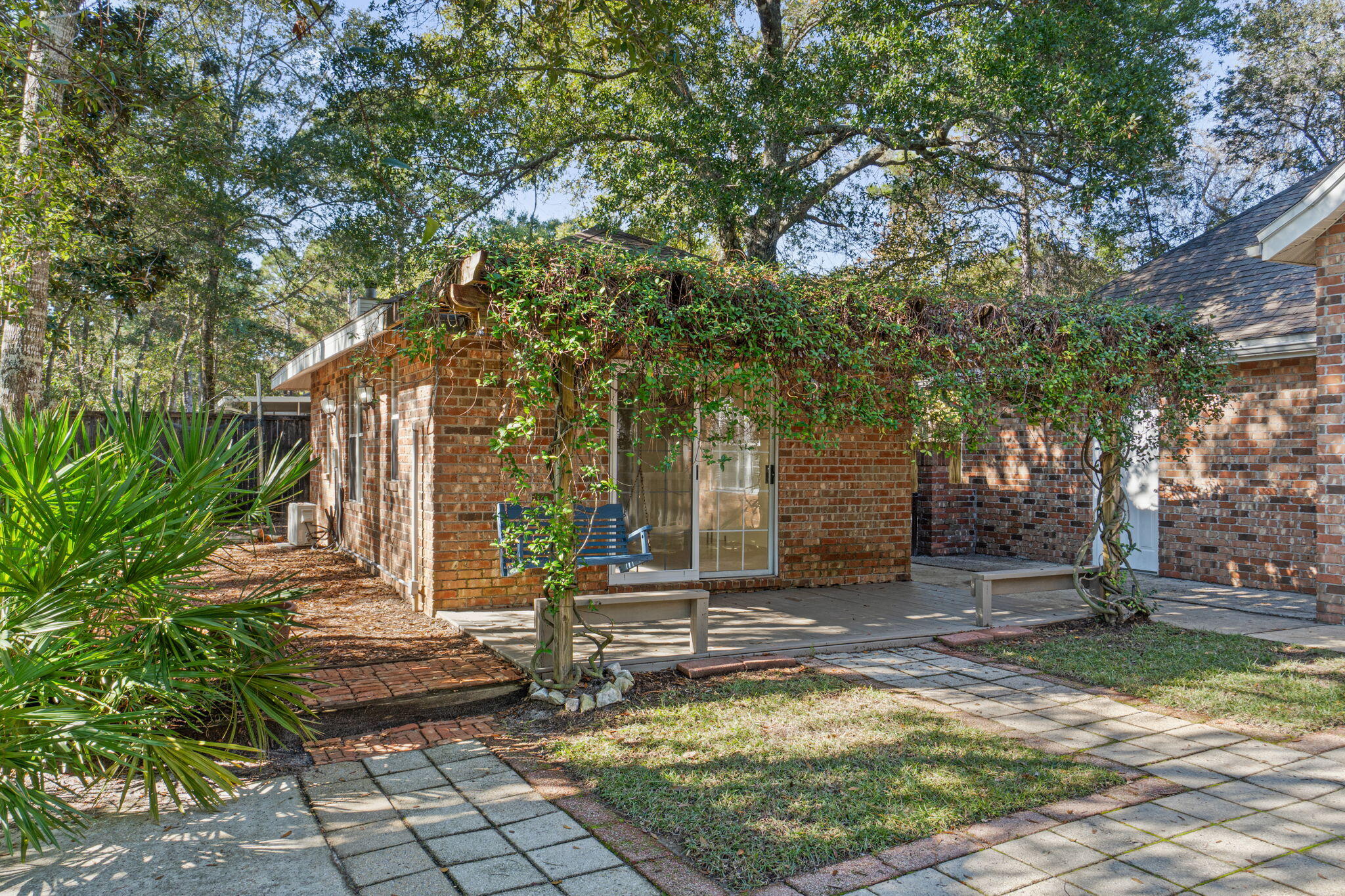 HARBOR OAKS - Residential